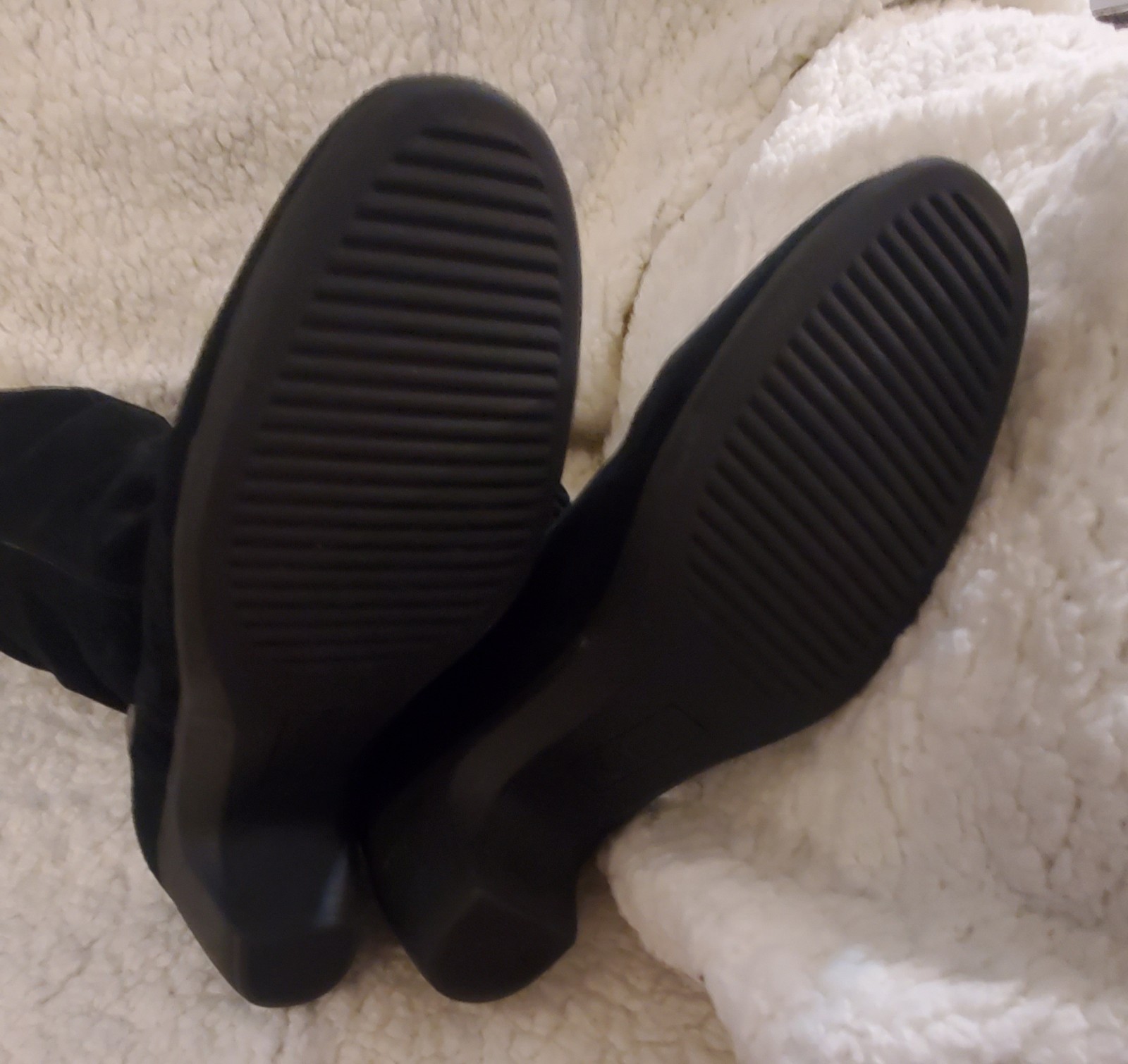 White Mountain Cliffs Black Suede Size 9 Boots. Excellent Condition Worn Once.