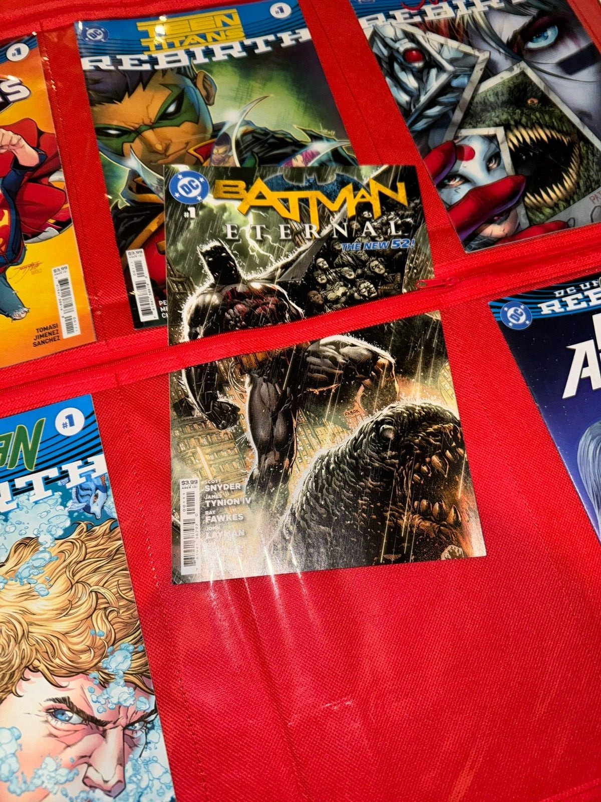 The Comic Blanket -Collectible Comic Book Display Frame Case Rack Holds 12 Books