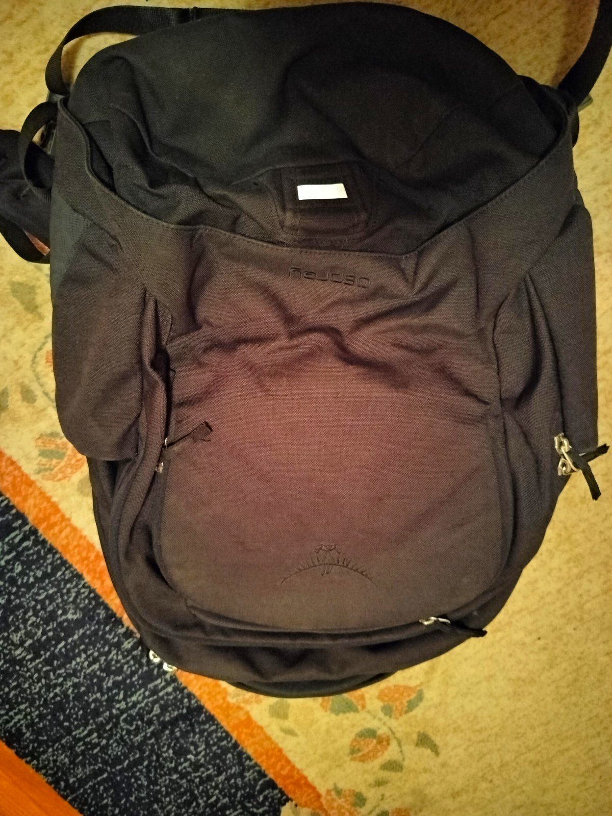 Osprey Black Hiking Backpack Zip Closure Padded Straps External Pockets