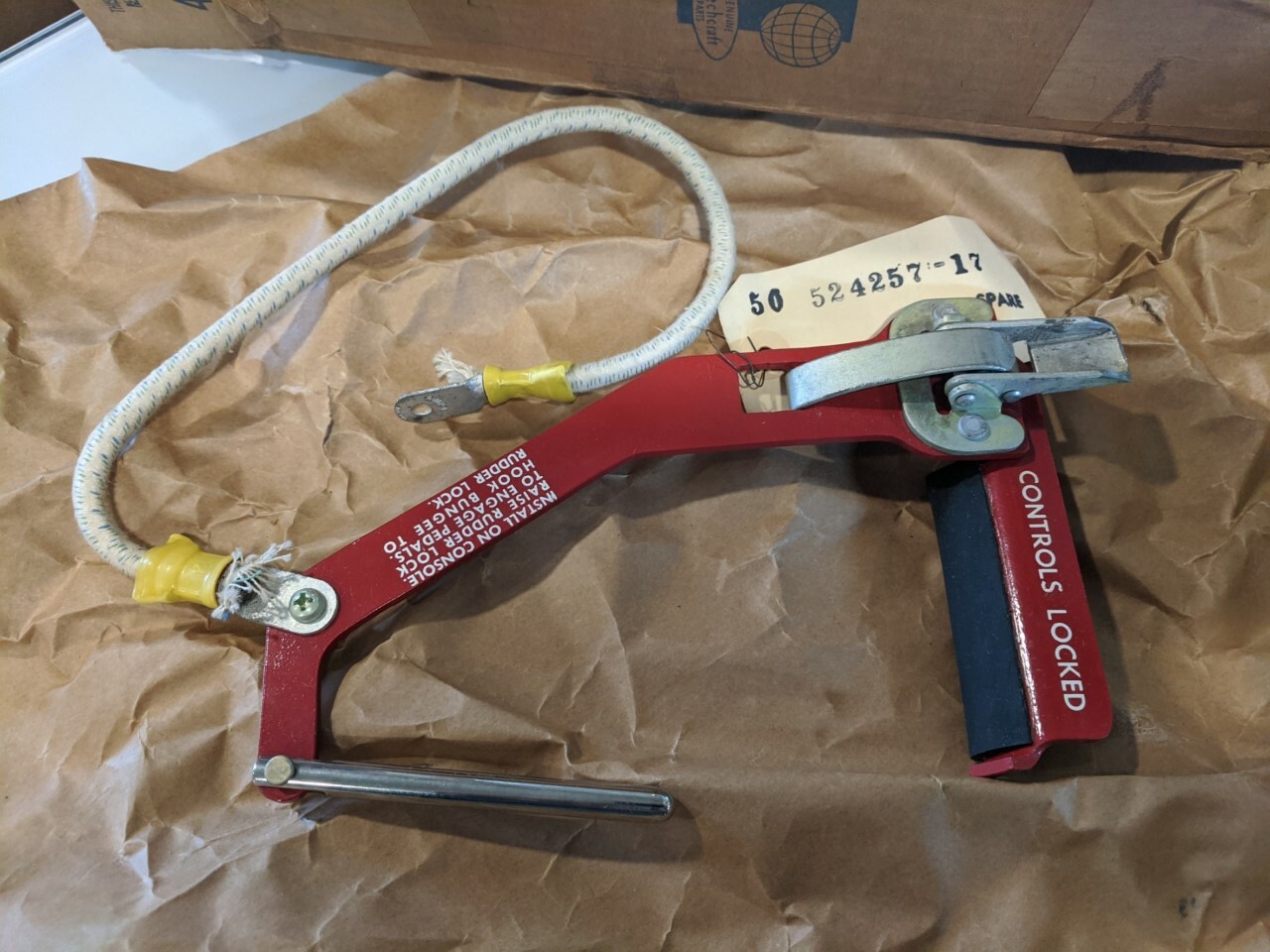 BEACHCRAFT LOCK AIRCRAFT GROUND 50-524257-17 1730-00-575-9024