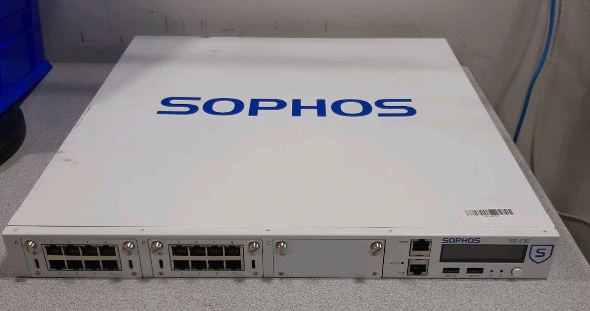 Sophos SG 430 rev 1  Rackmount PFsense Firewall Xeon E3-1225v5 16GB  ssd 240gb