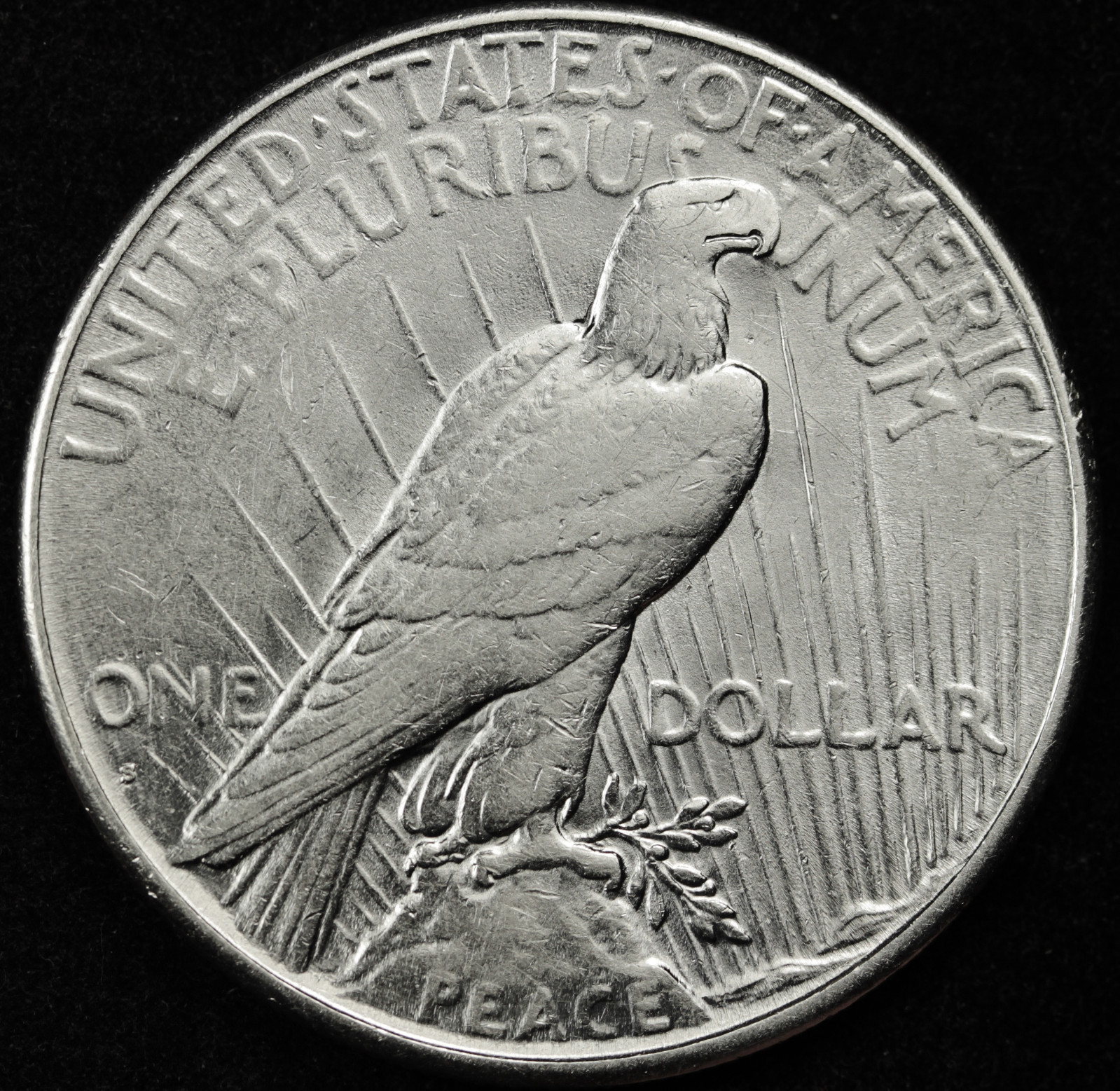 1927-s Peace Silver Dollar. A.U. 87990 (Inventory E)