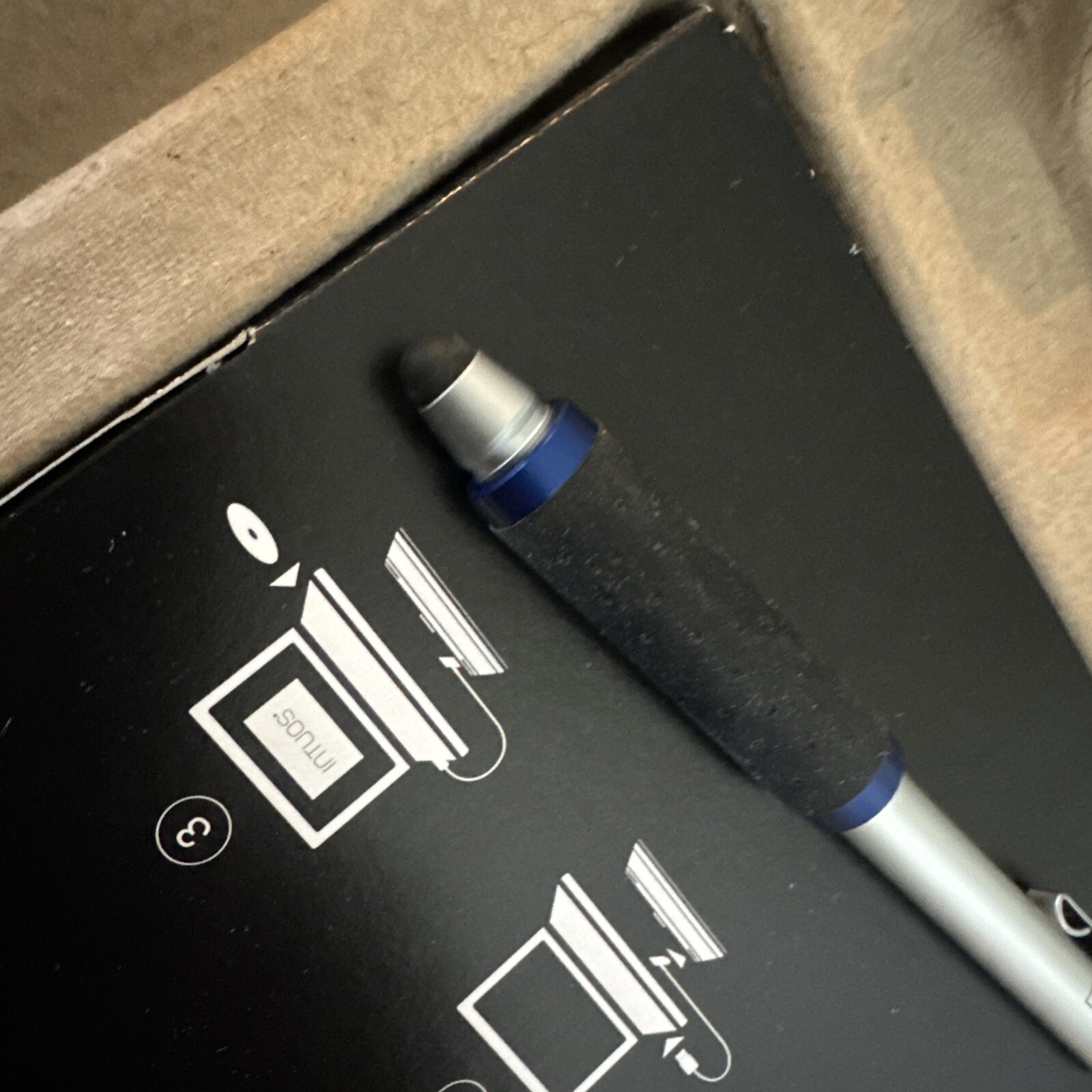Wacom Intuos CTH-480 Touch Graphics Tablet with Different Bamboo Pen (Small) USB