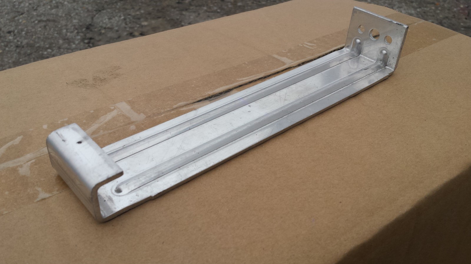 6 Inch Aluminum inside gutter hangers .098 thick super strong 1 Box of 100