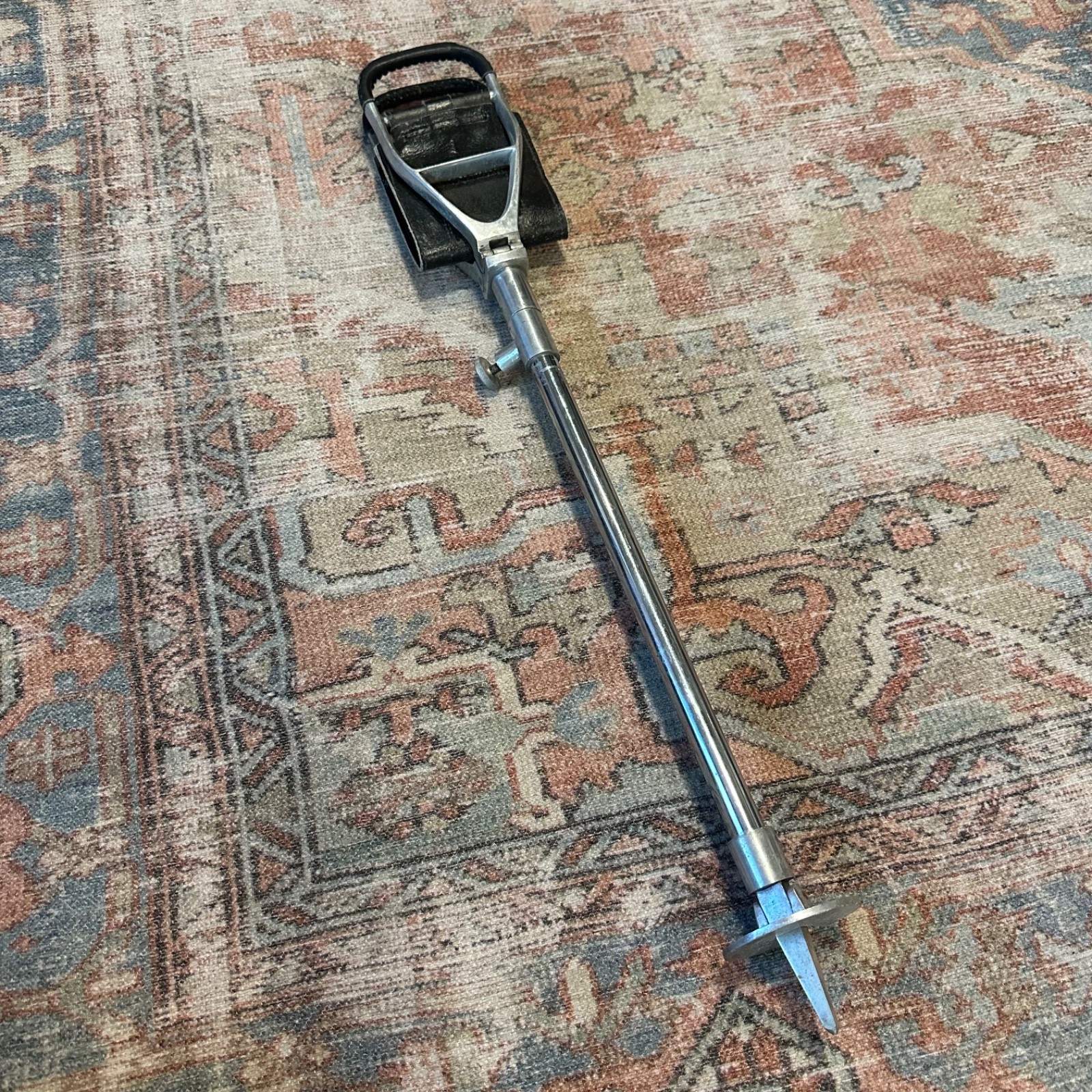 VINTAGE SPECTATOR SEAT STICK, ADJ.  LENGTH, CHROME STEEL SHAFT, LEATHER SEAT
