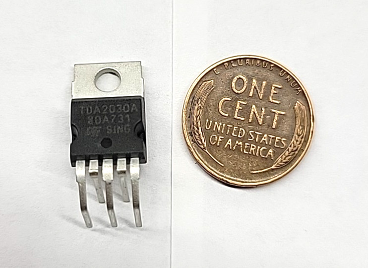 1pc  AUDIO AMPLIFIER ST 5 pin TO-220 14W(true) TDA2030A  I.C.  same as NTE1380