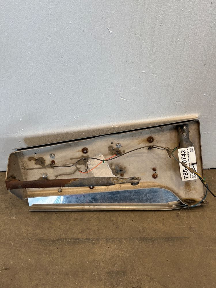 1989 Peterbilt 379 Cab Exterior Trim Panel (785-10742)