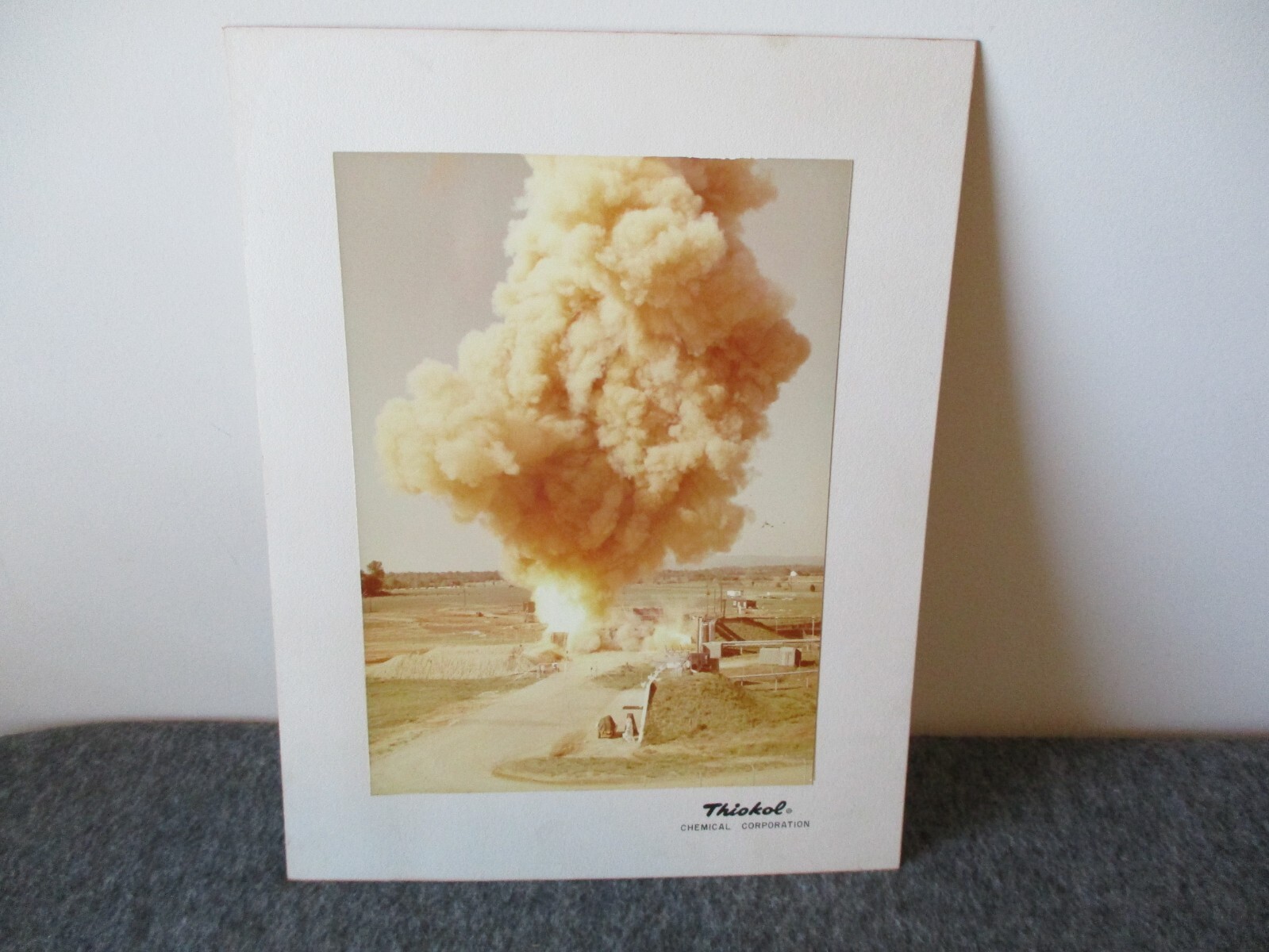 NASA/THIOKOL SATURN APOLLO 1st GEN PHOTO 14" x-18" ROCKET ENGINE TEST (1960s)