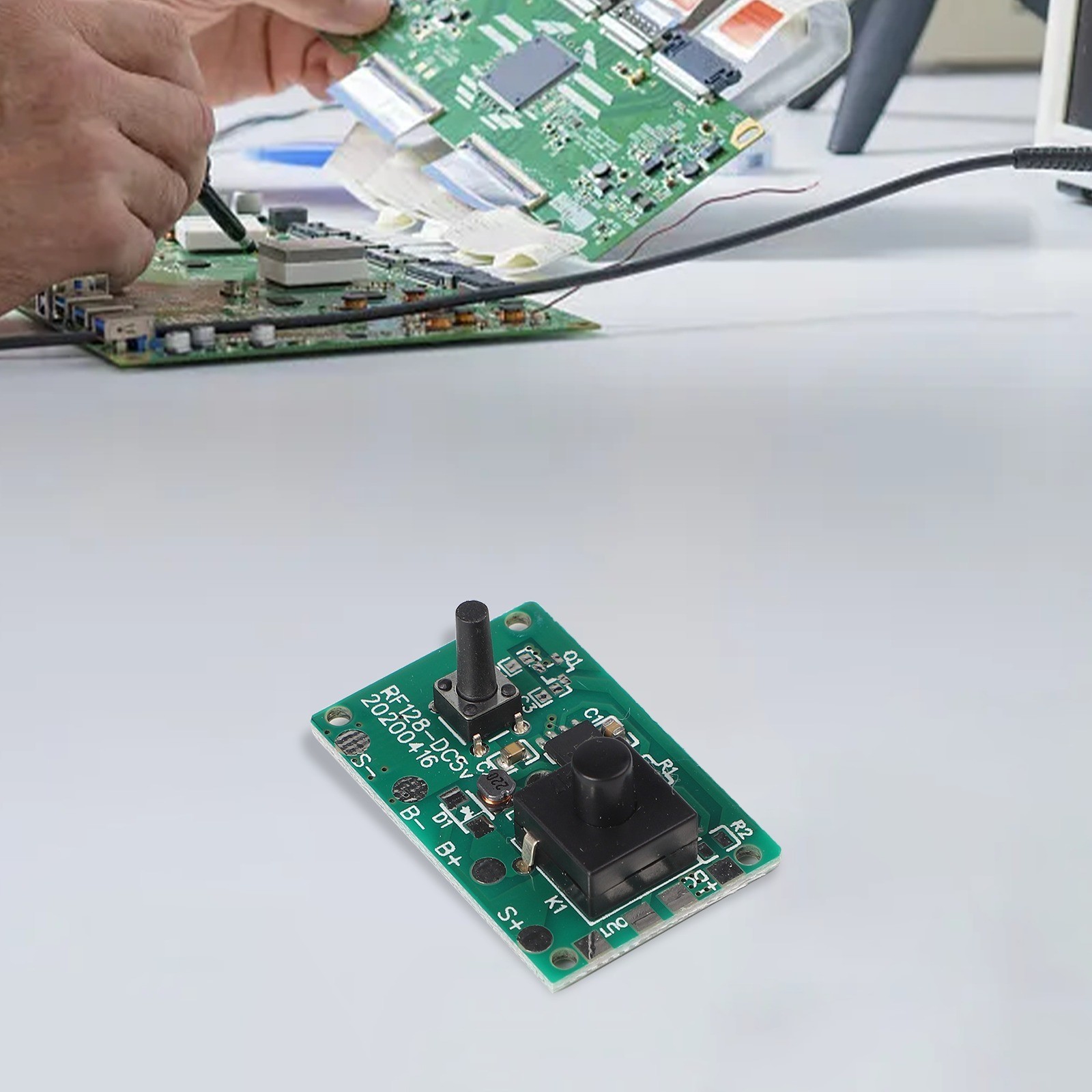 1 2V Solar Light Controller Circuit Board for Enhanced Outdoor Ambiance