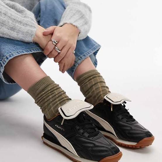 US9-11, Puma avanti VL x Fenty black sneakers