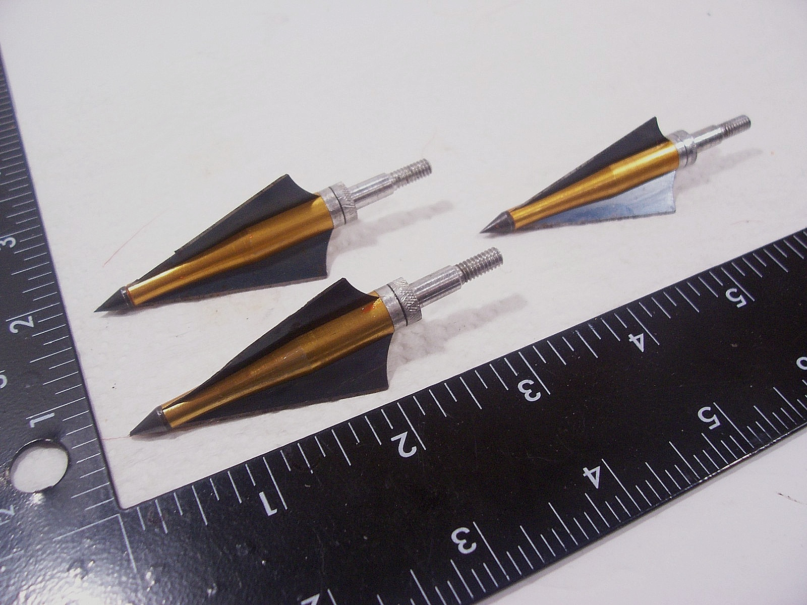 Lot 0f (3) Three Blade Compound Bow Arrow Broadheads