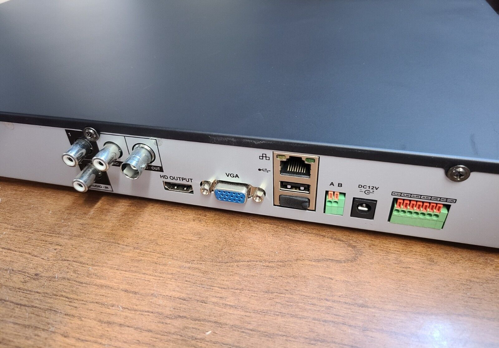 ORIGINAL! LAVIEW LV-D0404BE-HA 4CH H.264 2 SATA DVR SURVEILLANCE SYSTEM NO HDD!!