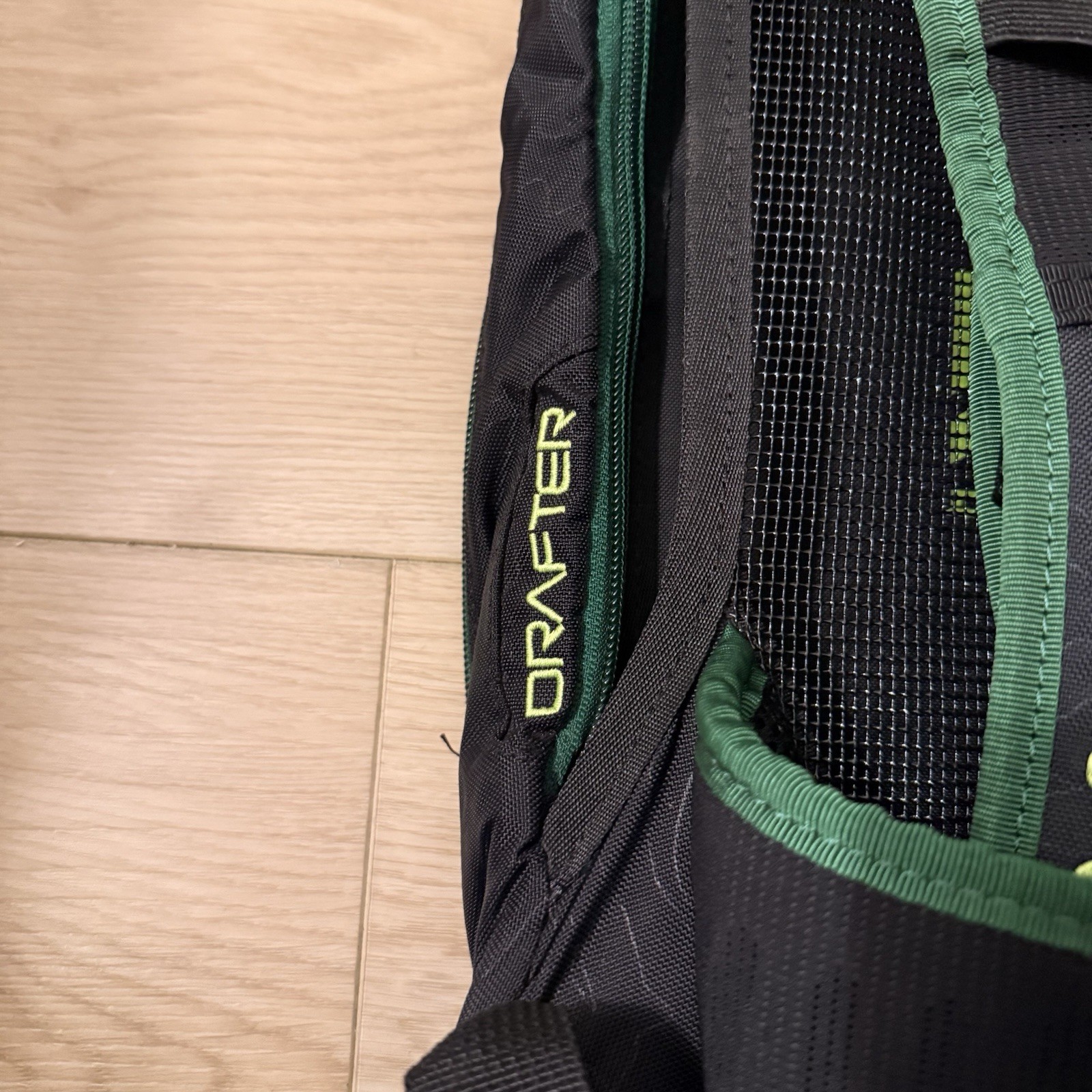 DAKINE Drafter Hydration Backpack 0-5L Black/Green