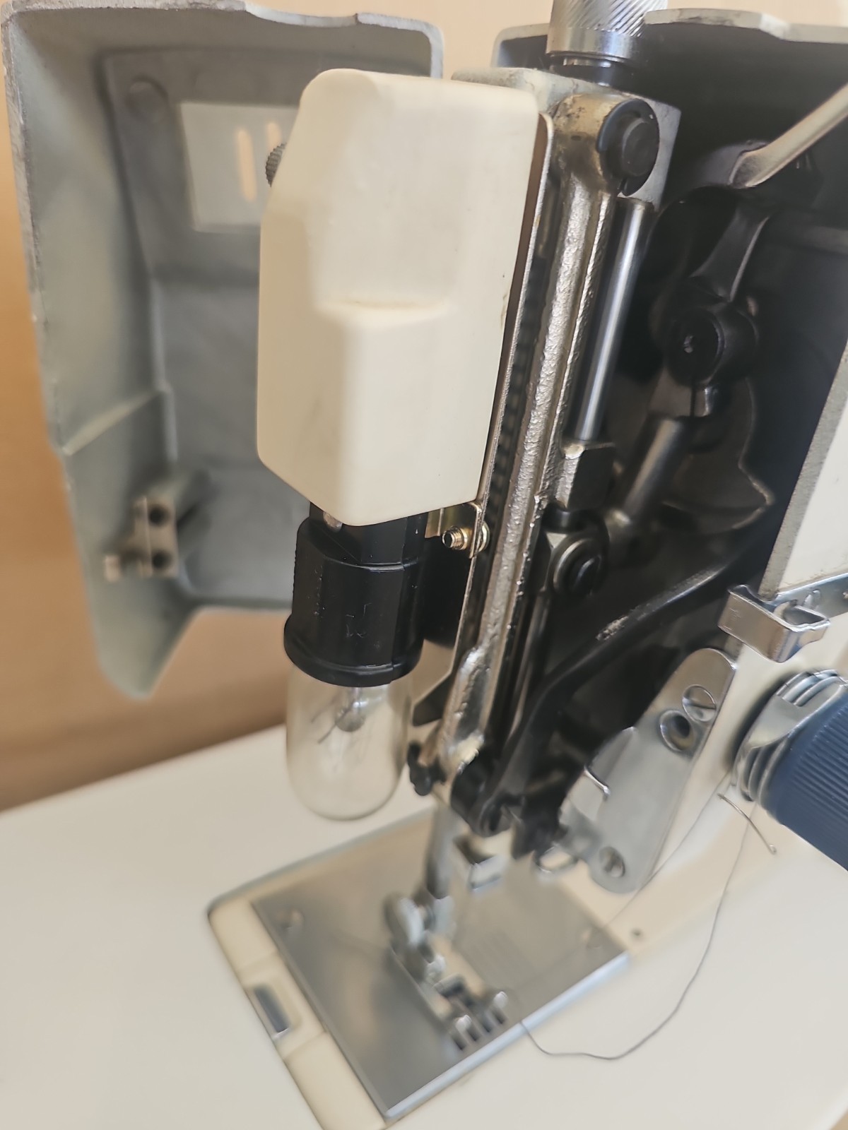 Elgin Sewing Machine Model M4400F
