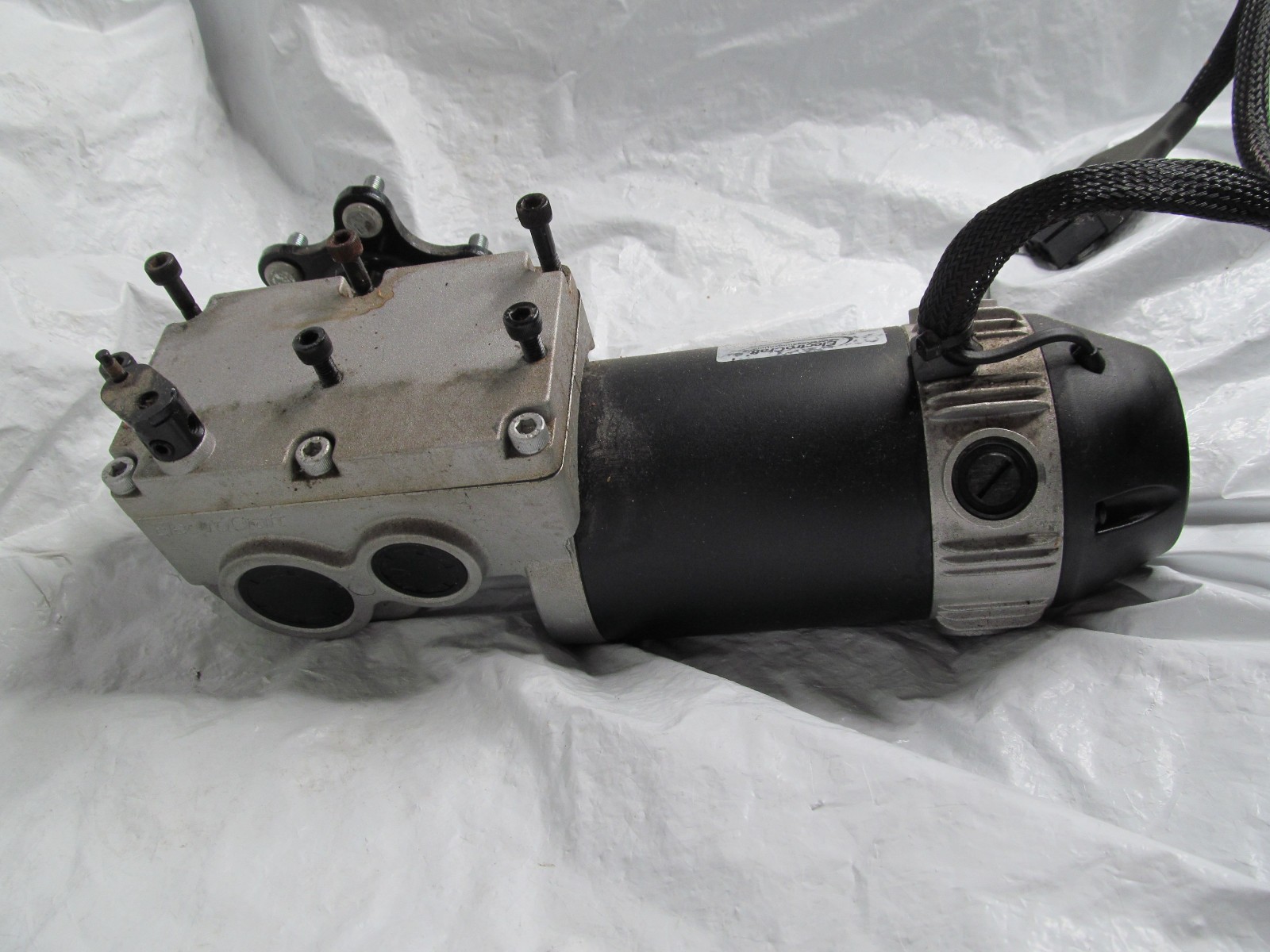 Right Motor from Quantum Q6 Edge Wheelchair