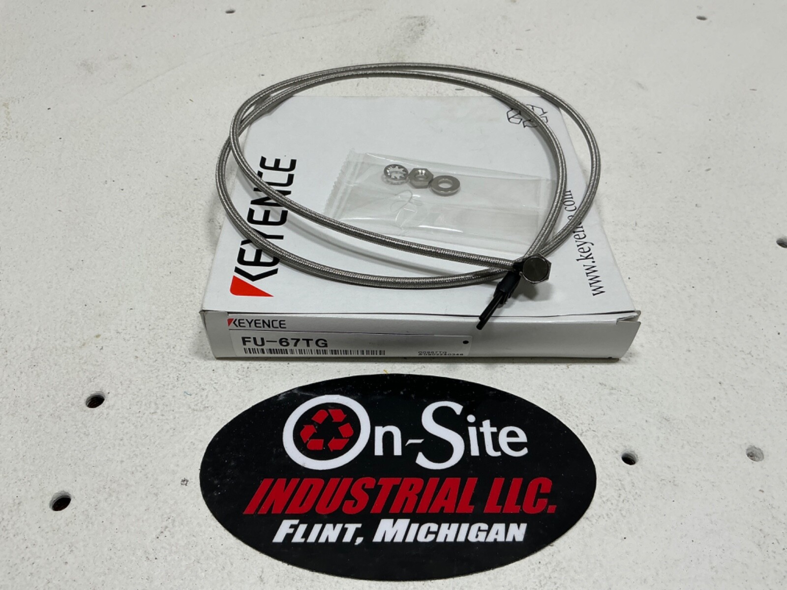 KEYENCE FU-67TG REFLECTIVE PHOTOELECTRIC SENSOR *NEW OPEN BOX*