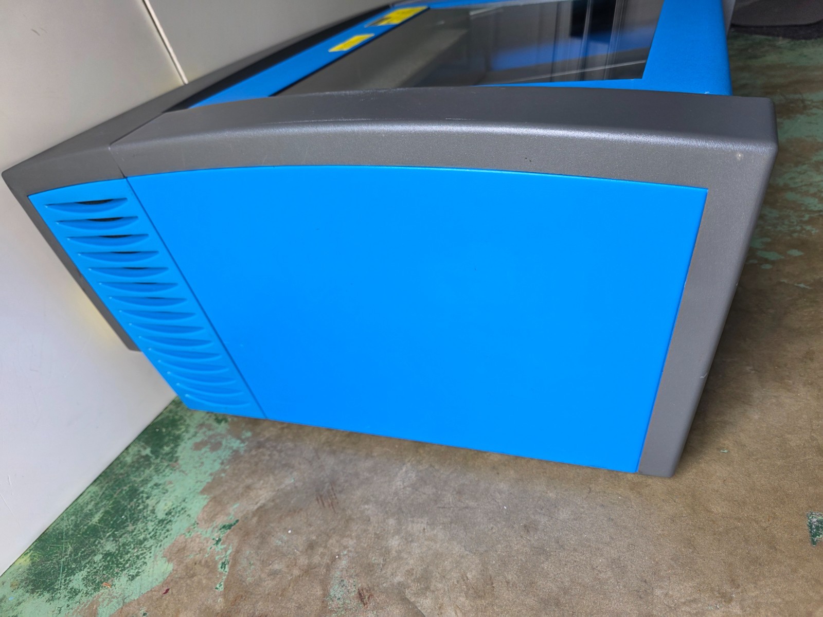 Universal Laser Systems VLS230dt Engraving 12" x 24" honeycomb Bed.