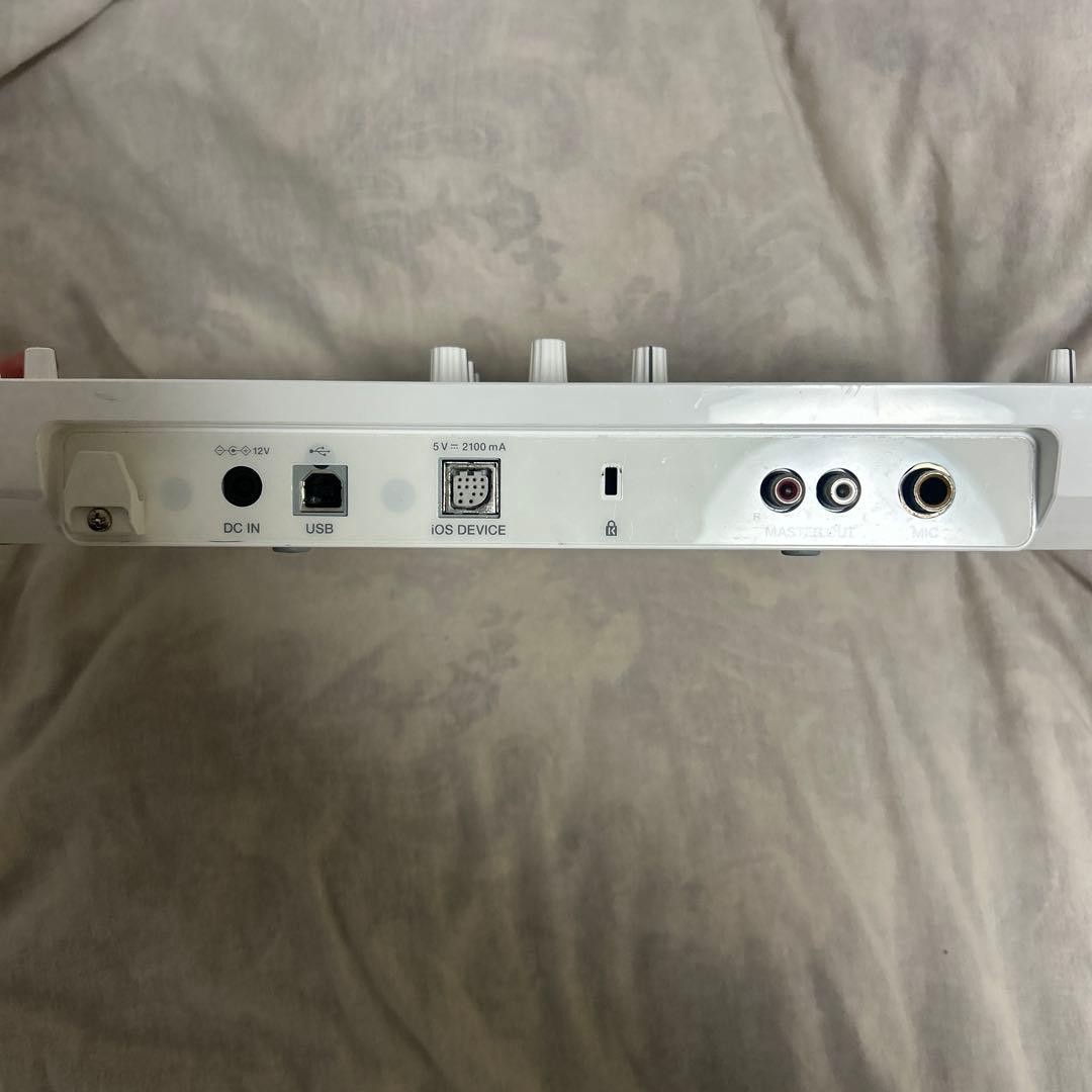 Pioneer DDJ-WEGO3-W White USB DJ Controller w/ AC Adapter & USB Cable Tested