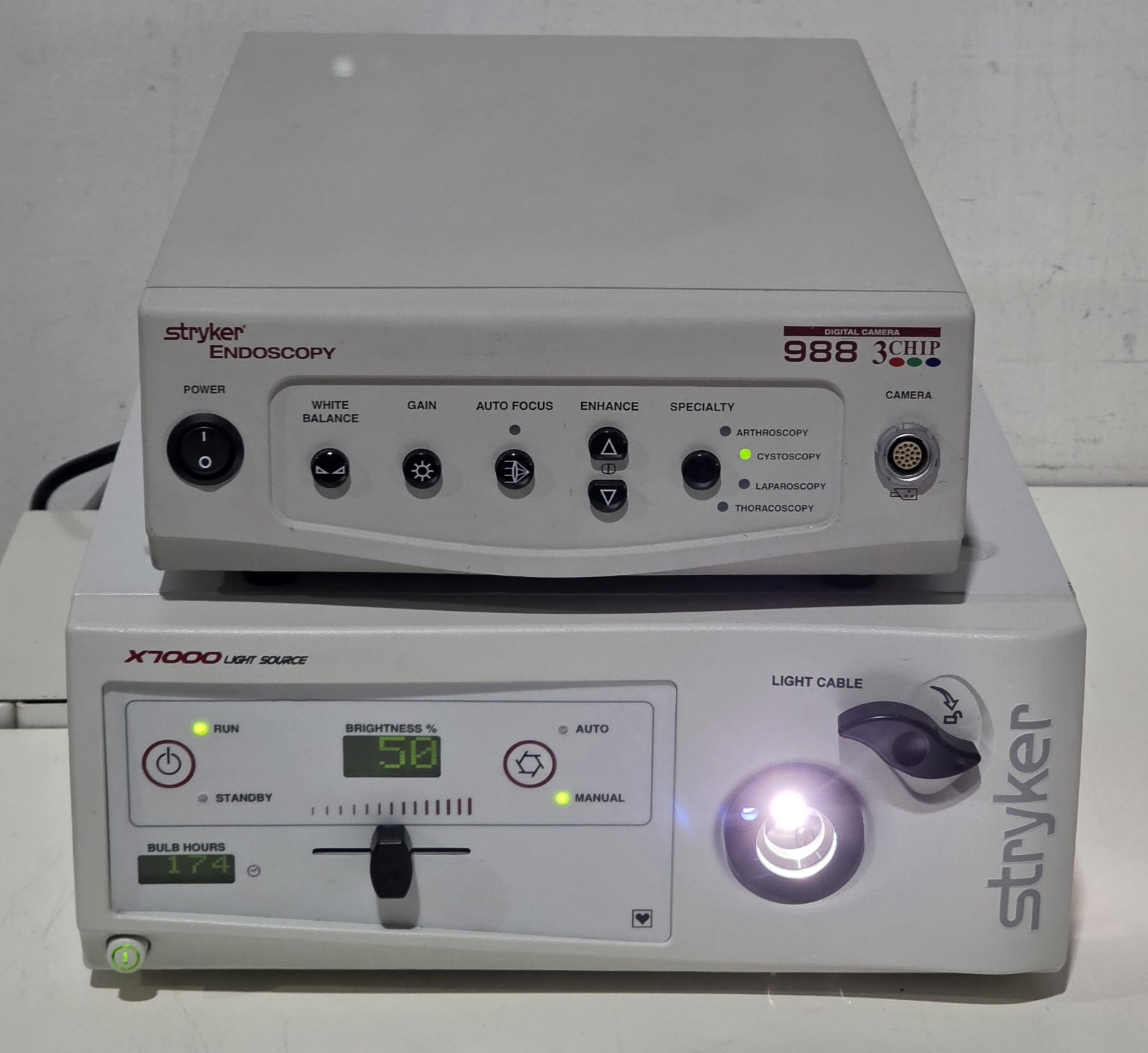 Stryker 988 3Chip Digital Camera Controller with X7000 Light Source
