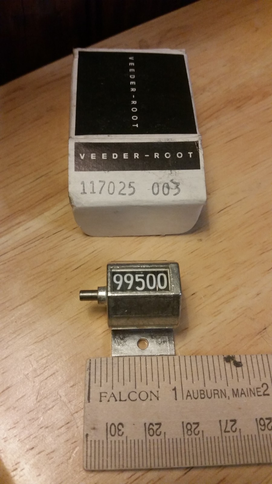 MECHANICAL COUNTER VEEDER ROOT 117025 003, 0-99999 , 0.125" OD SHAFT. .8" LONG,