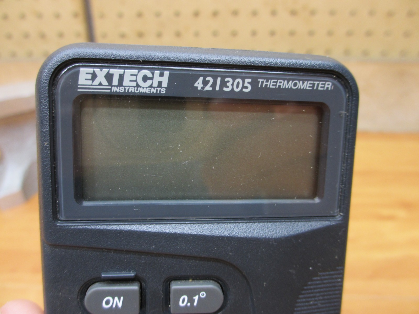 Extech 421305 *USED POWERS UP* Digital Thermometer