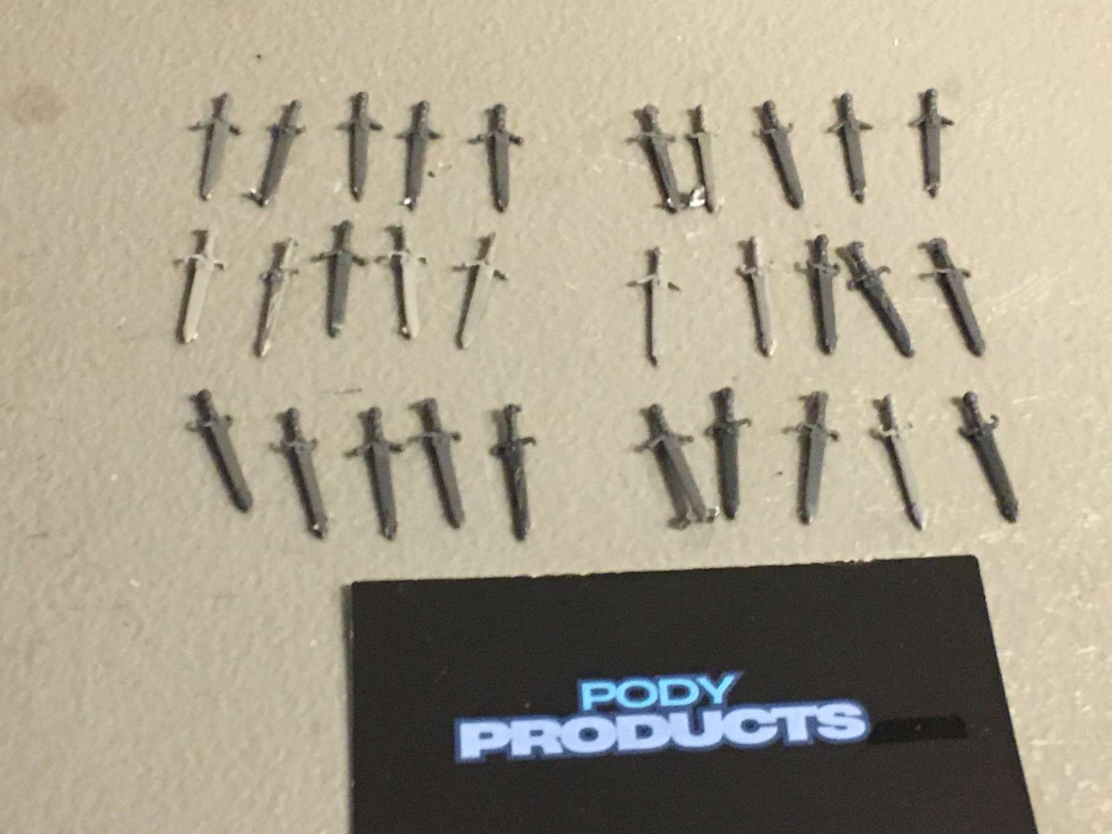 A37177 WARHAMMER FANTASY OLD WORLD MIXED BITS LOT SHEATHED SWORDS GW