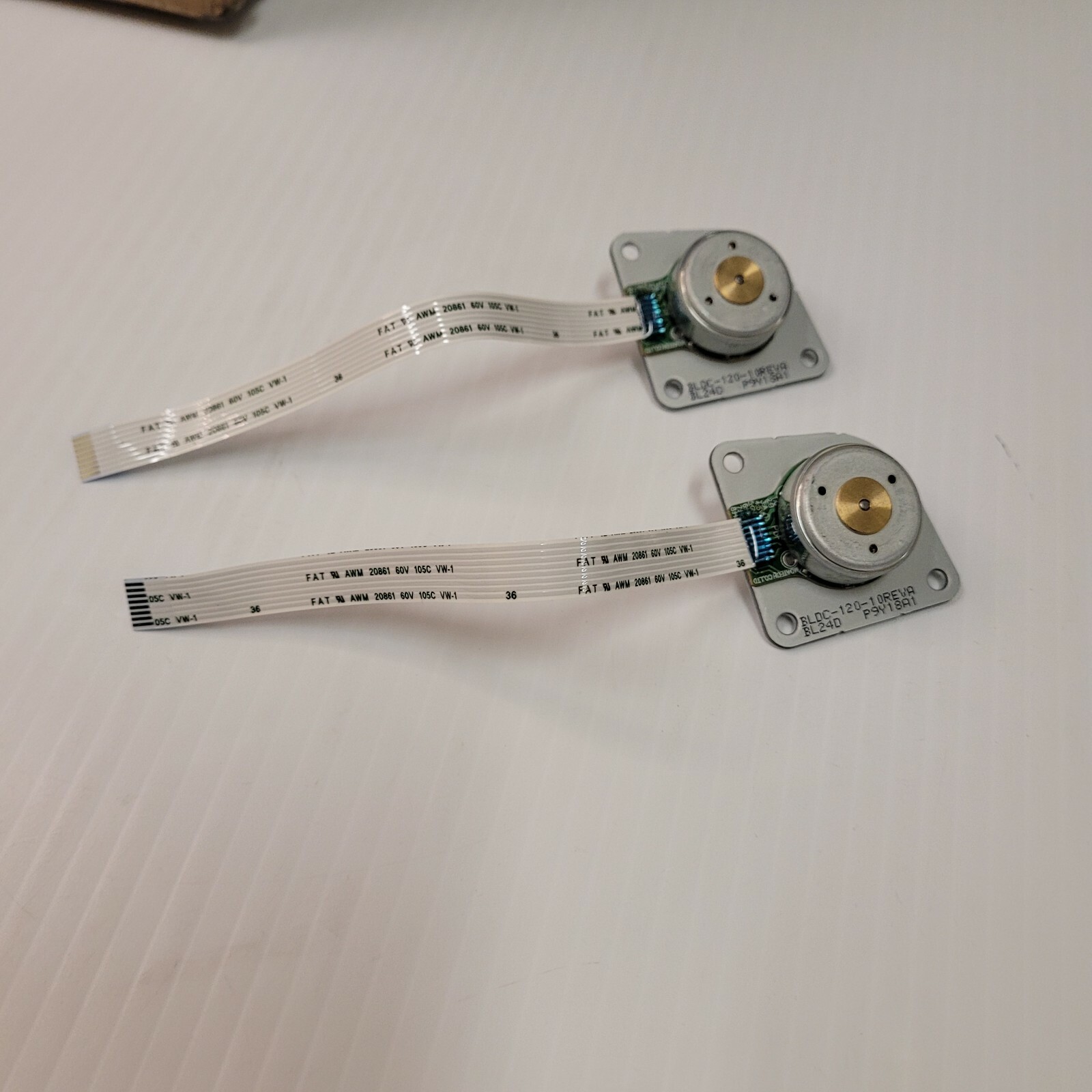 2 Stepping Motors BL24D-M01 BLDC-120-10