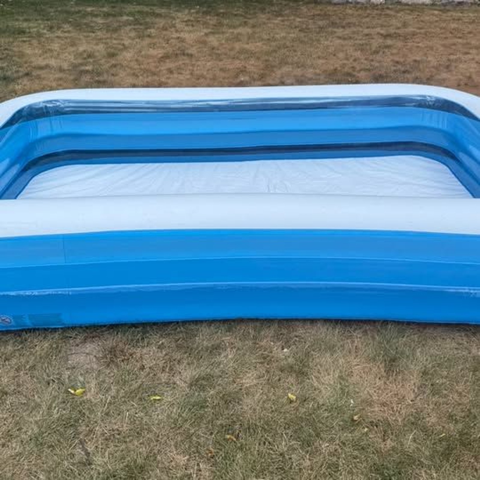 Large inflatable pool family size