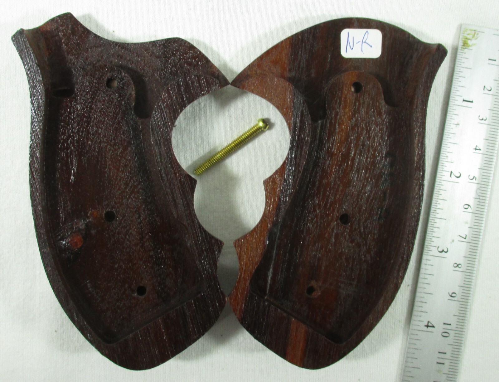 New, wood checkered grips For Smith&Wesson Revolvers, N Frame Round Butt