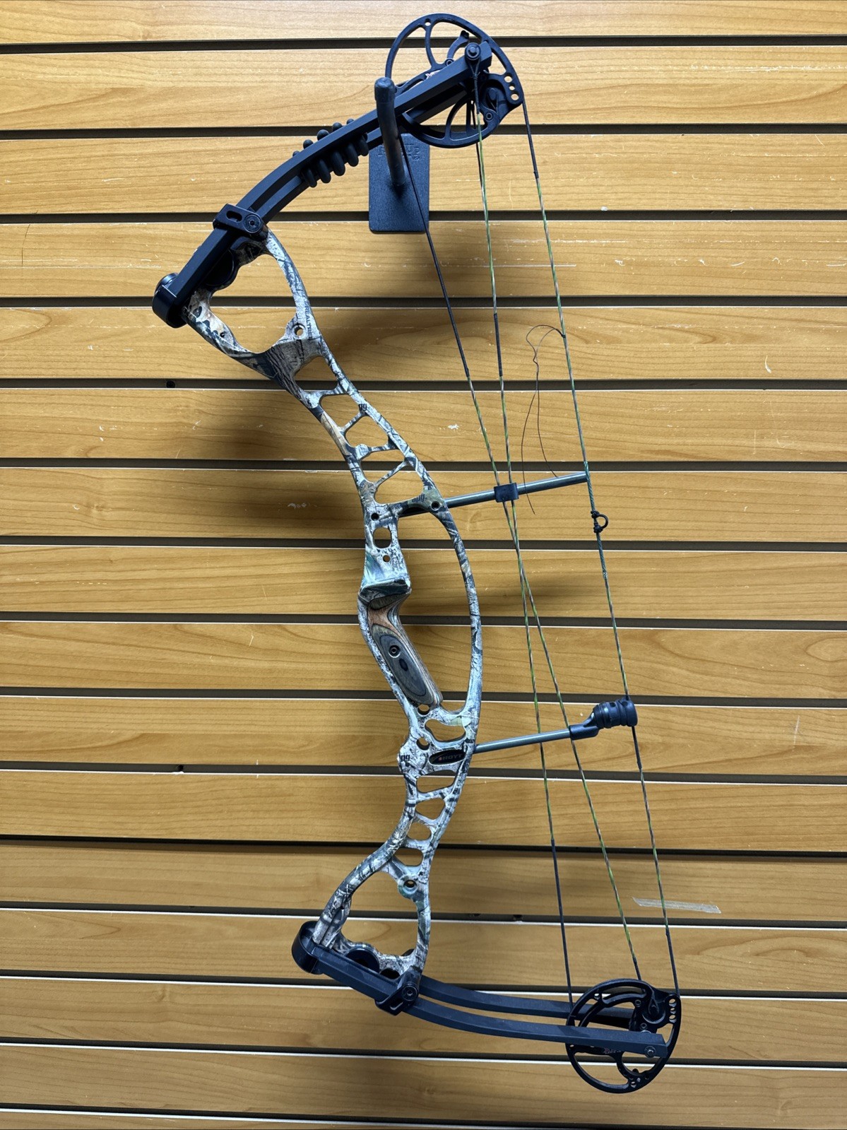 Hoyt Alpha Max 32 Compound Bow - RH - #3 Cam - #3 Mod