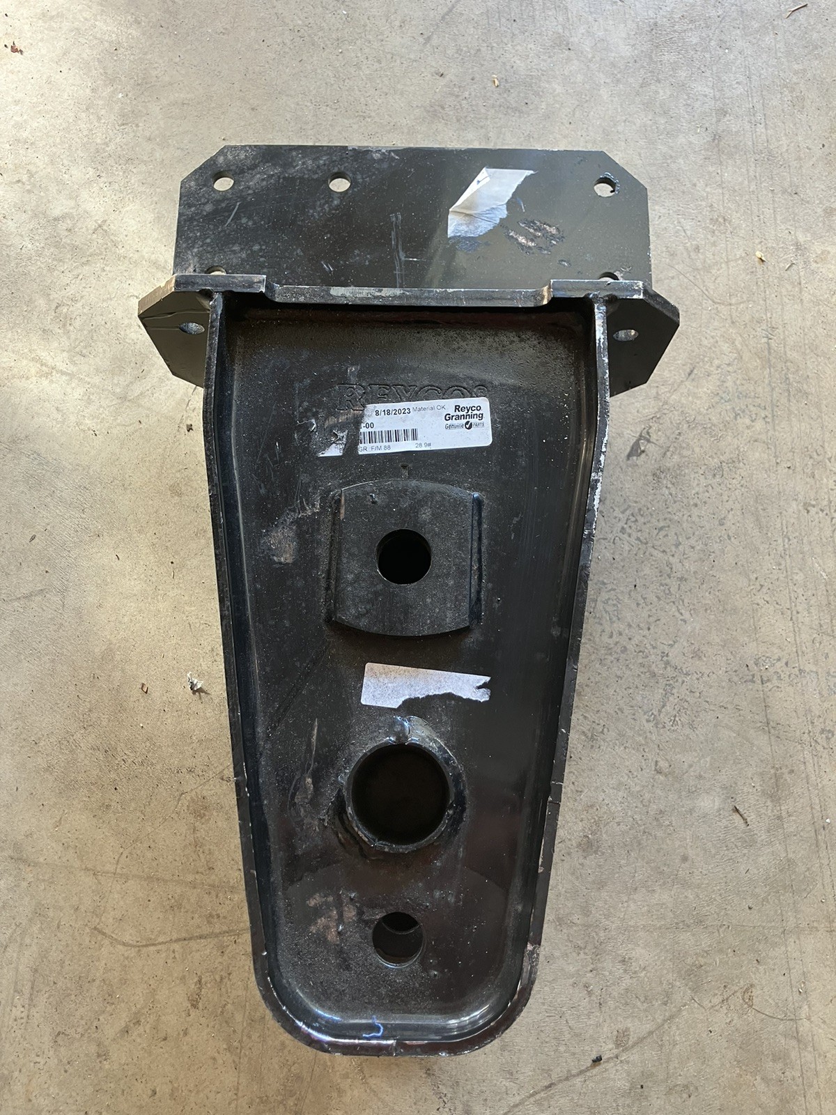 OE Reyco 0401-00 Center Hanger Flange Mount