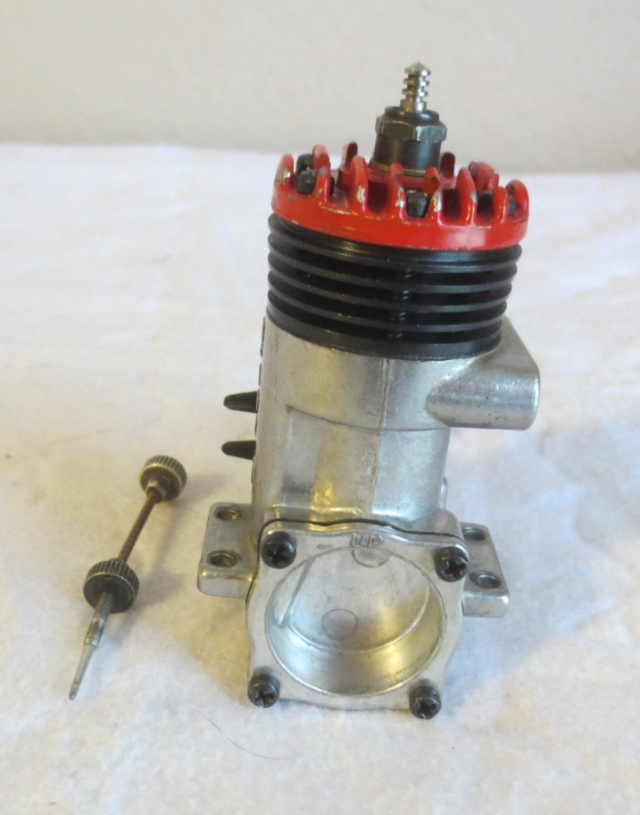 MCCOY 19 MODEL AIRPLANE & TETHER CAR ENGINE