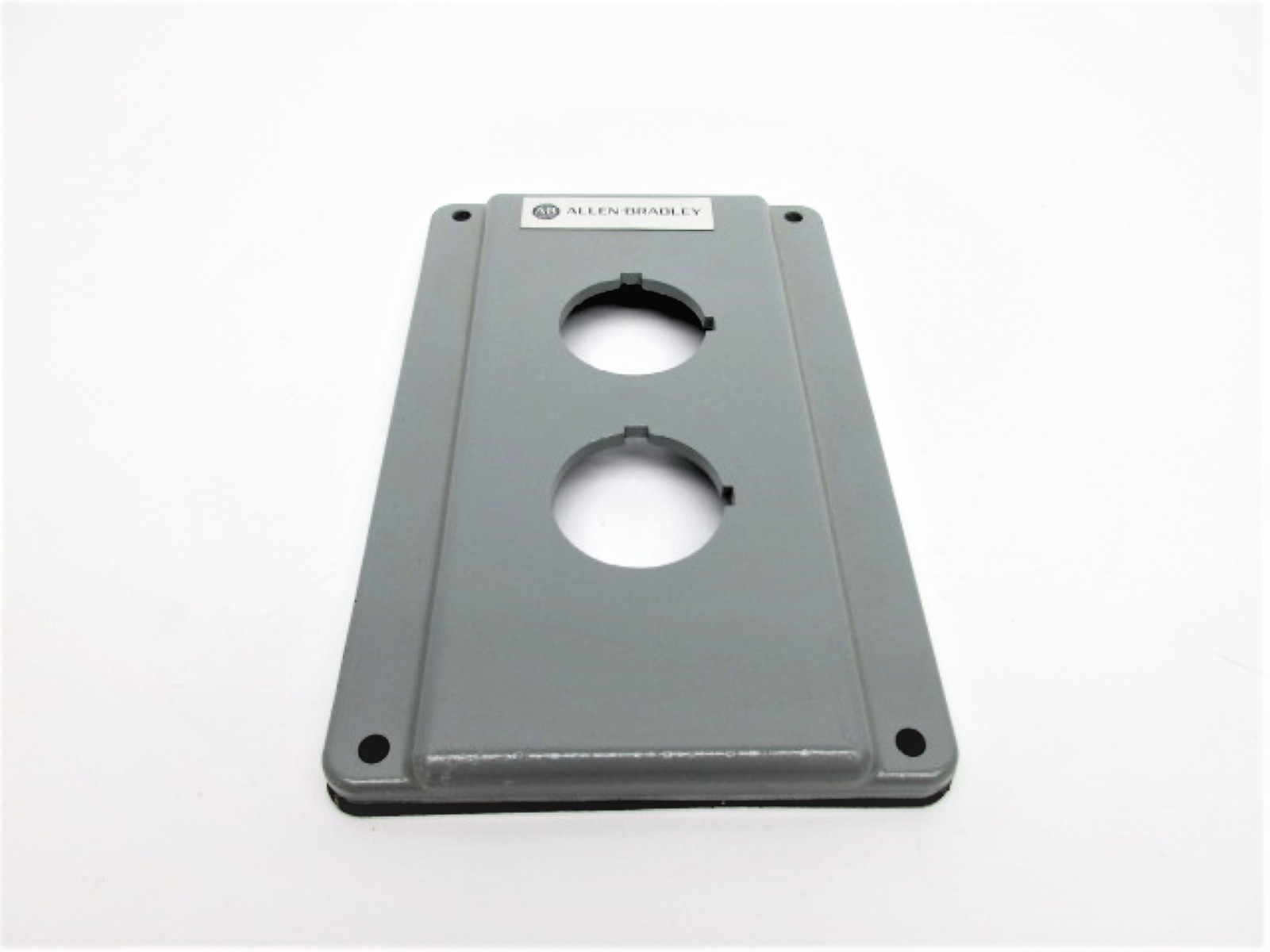 INDUSTRIAL SPARE PART 40024-070 (AS PICTURED) NSNP