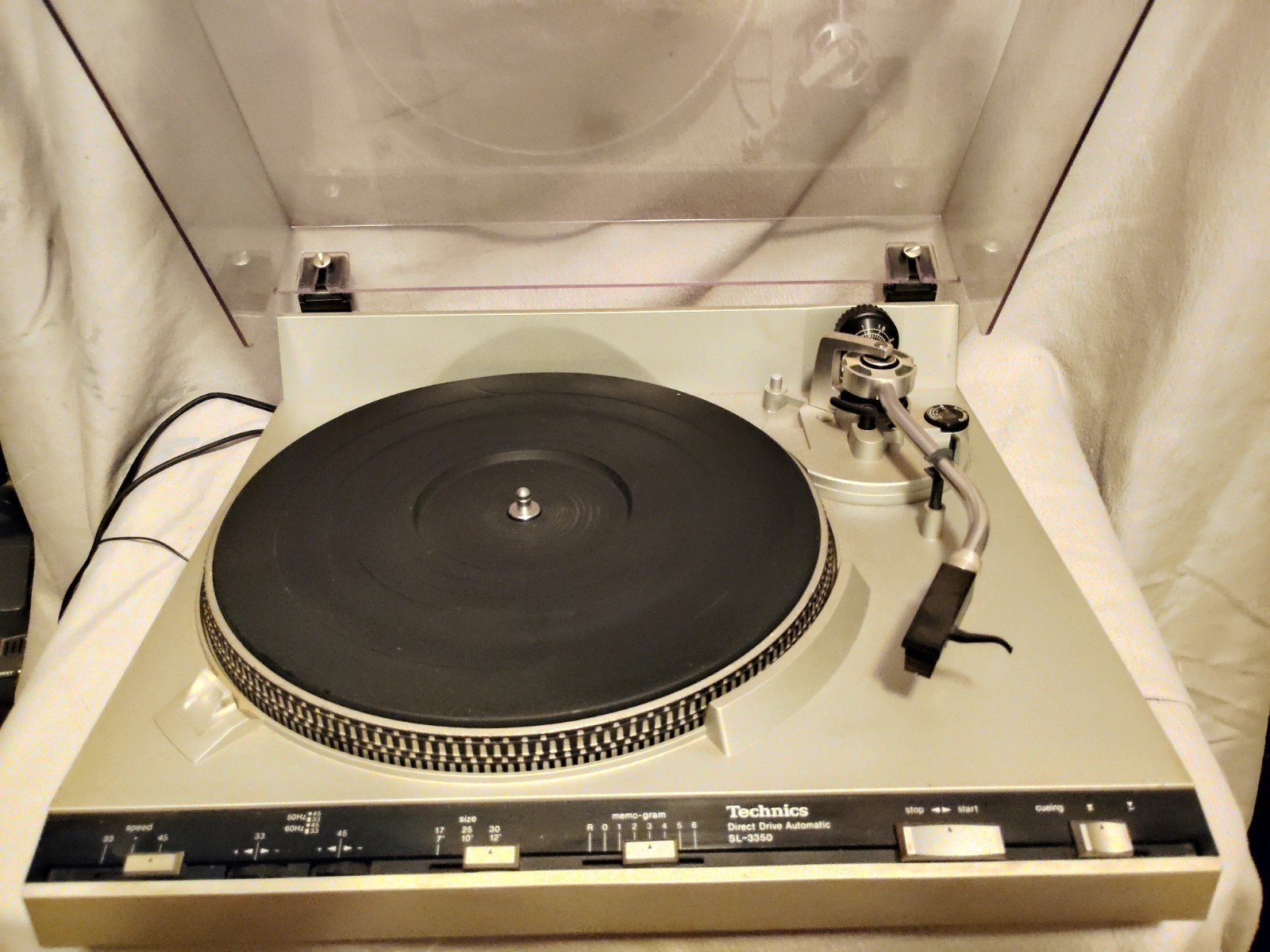 Technics SL-3350 Turntable