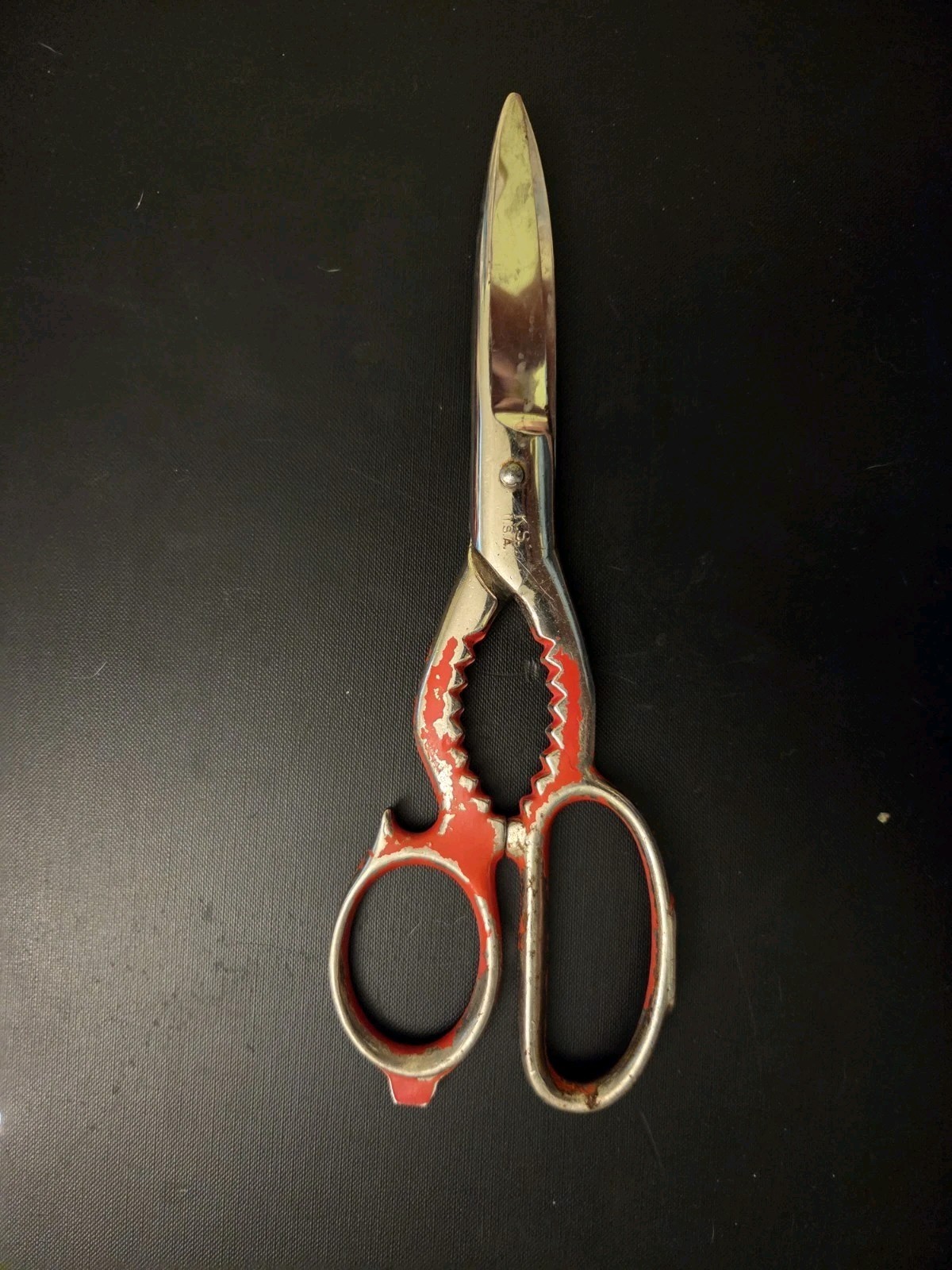 Vintage WISS KS Serrated Kitchen Shears Scissors Bottle Opener Nut Crk Red Paint