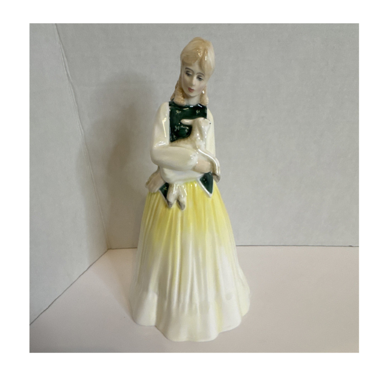 Royal Doulton Springtime HN3033 Figurine 1983 Collectors Club Bone China ANTIQUE