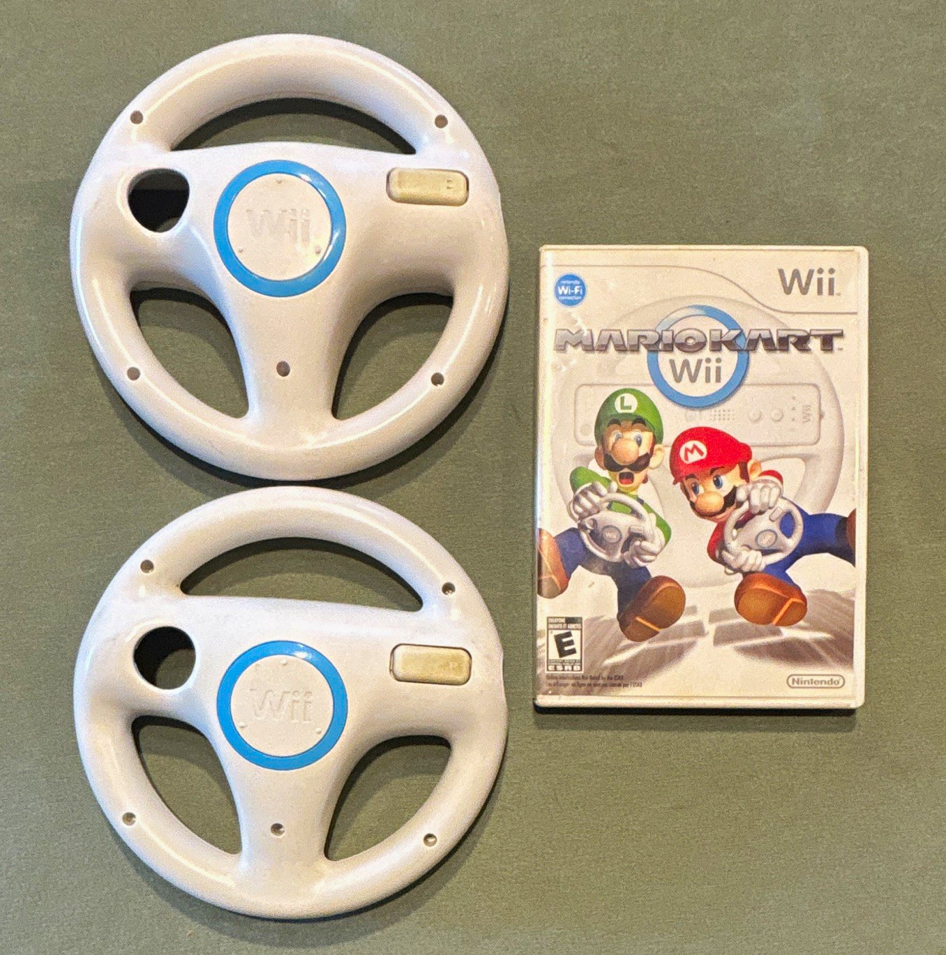 Nintendo Mario Kart Wii Racing Game w/ Case, Booklet + 2 Wii Wheels (NTSC)
