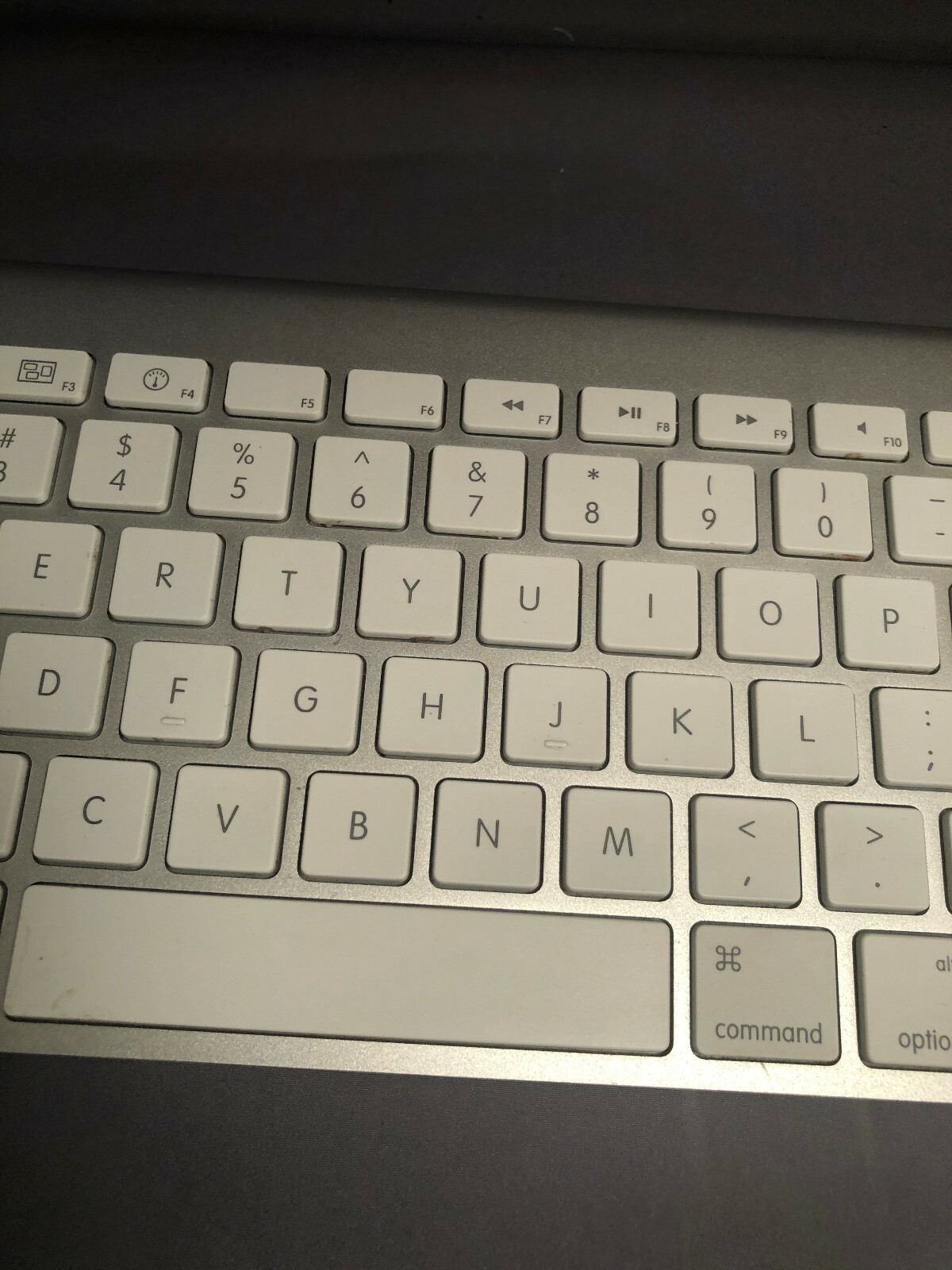ALUMINUM WHITE APPLE WIRELESS KEYBOARD A1314 BLUETOOTH