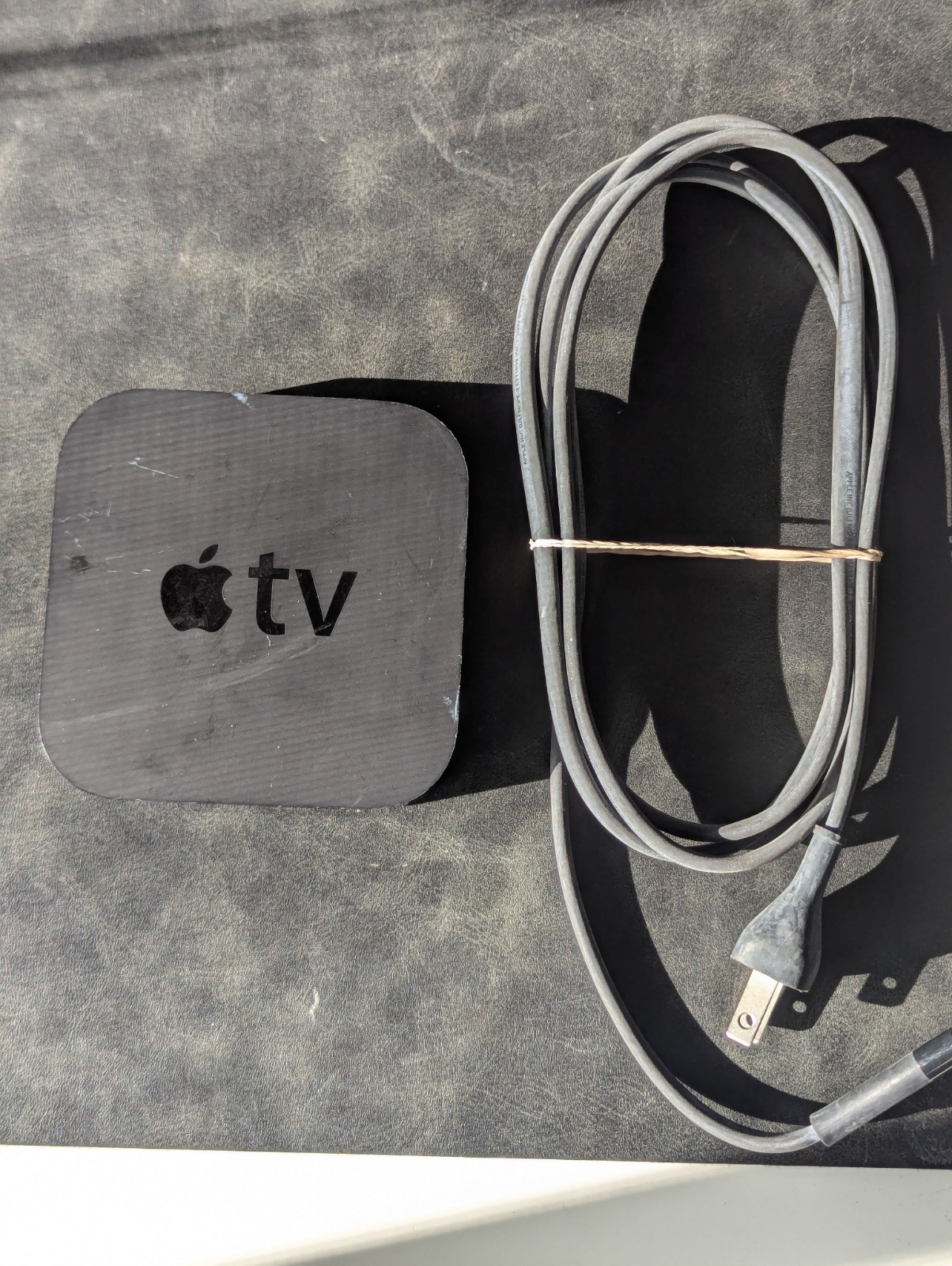 Apple TV 3rd Generation HD Media Streamer Model A1469 w/ Power Cord, No Remote