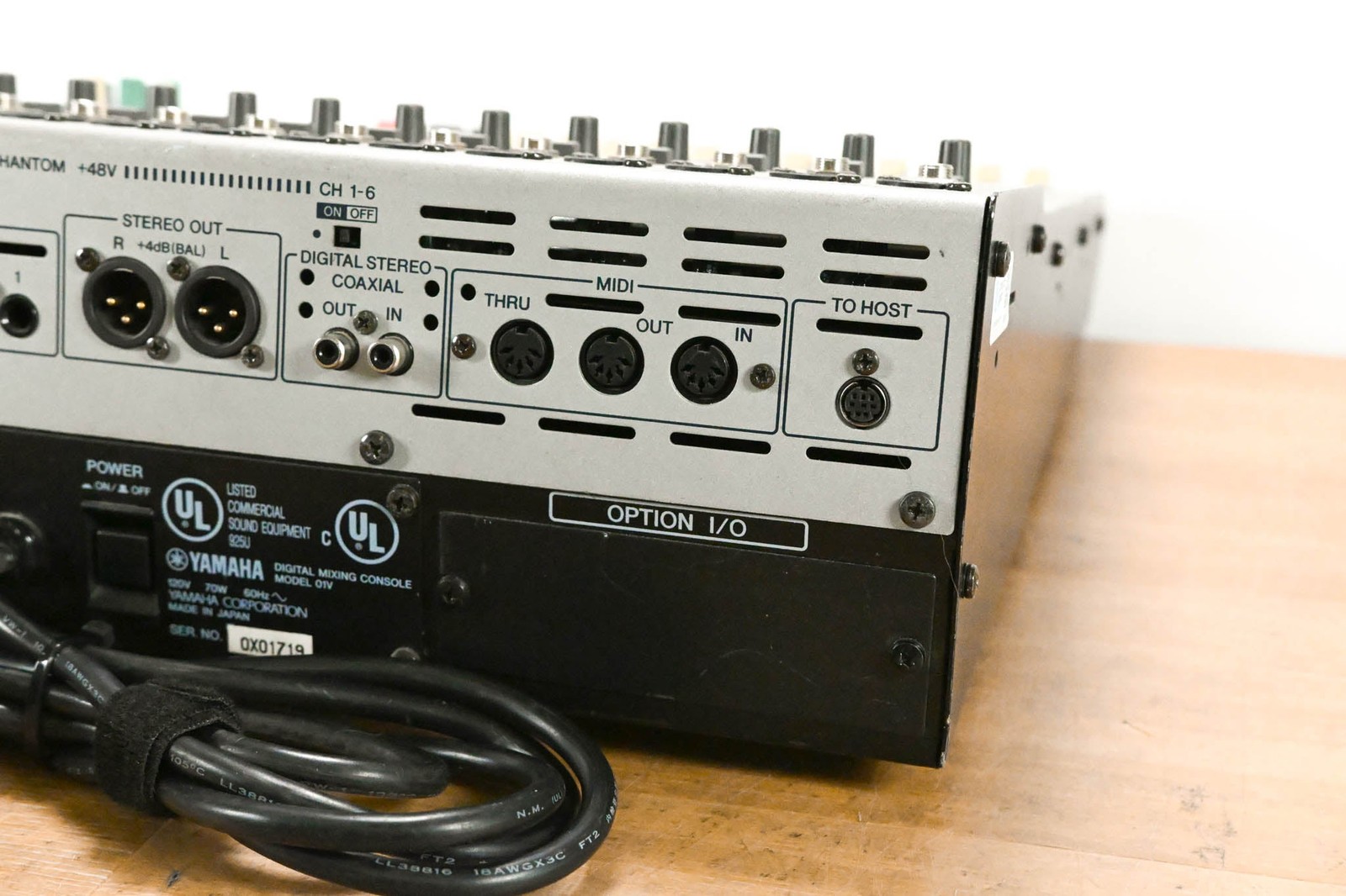 Yamaha 01V 16-Channel Digital Audio Console CG013HQ