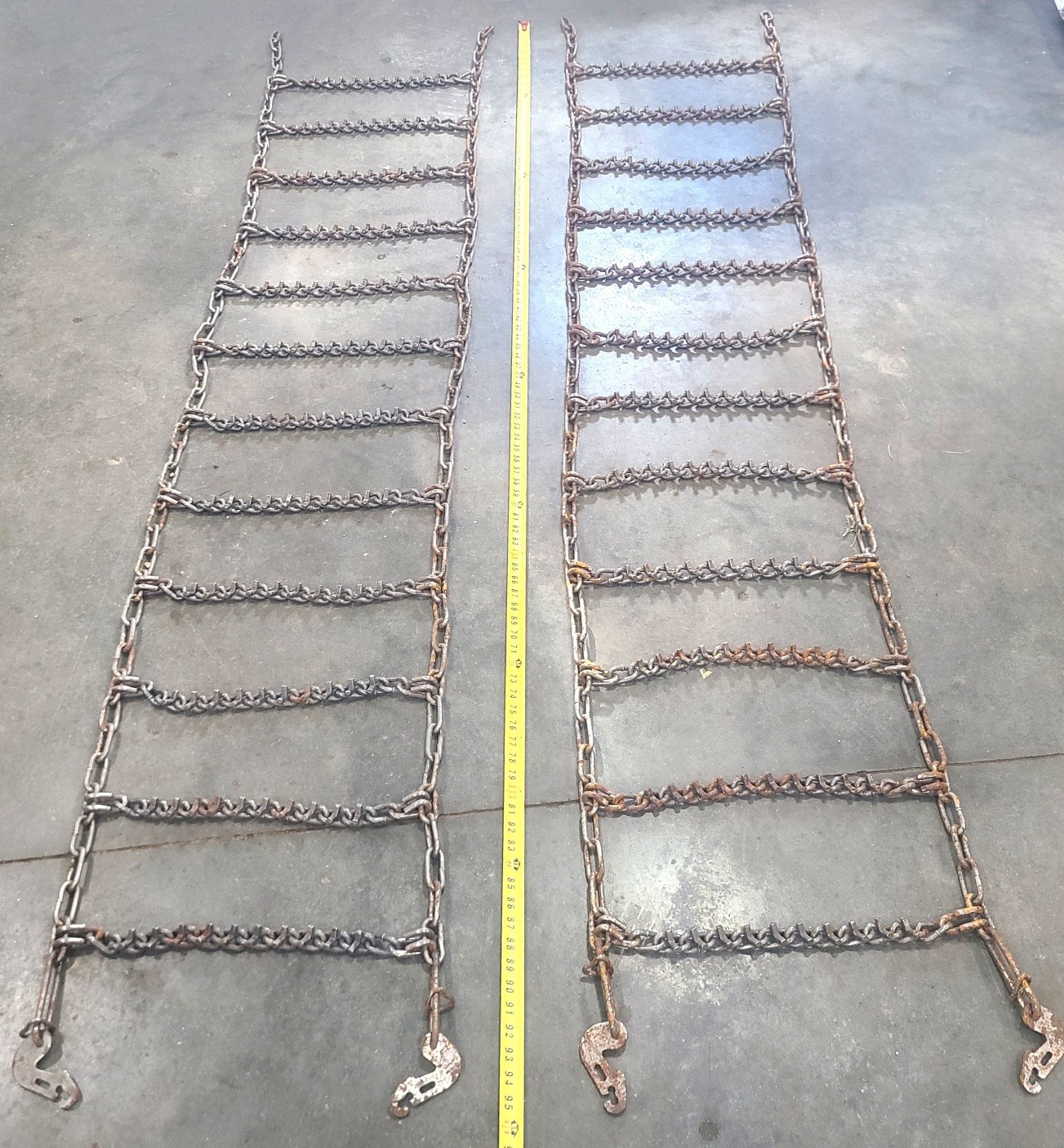 10.00 x 15 ? Tire Chains 4 Link V-Bar ***CHECK SIZE***