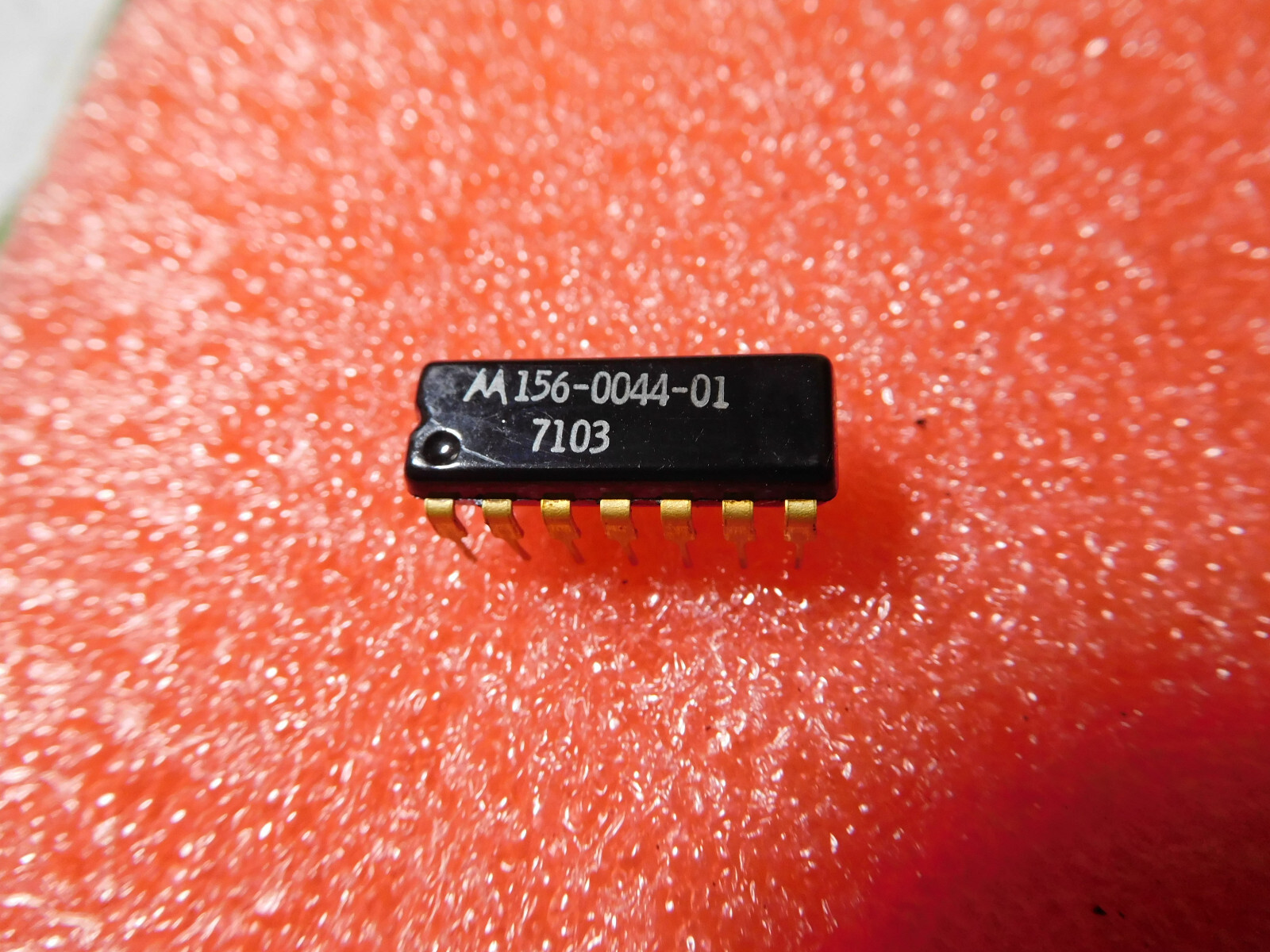 Lot of 1: Motorola 156-0044 vintage DIP IC.  USA Seller, fast ship!