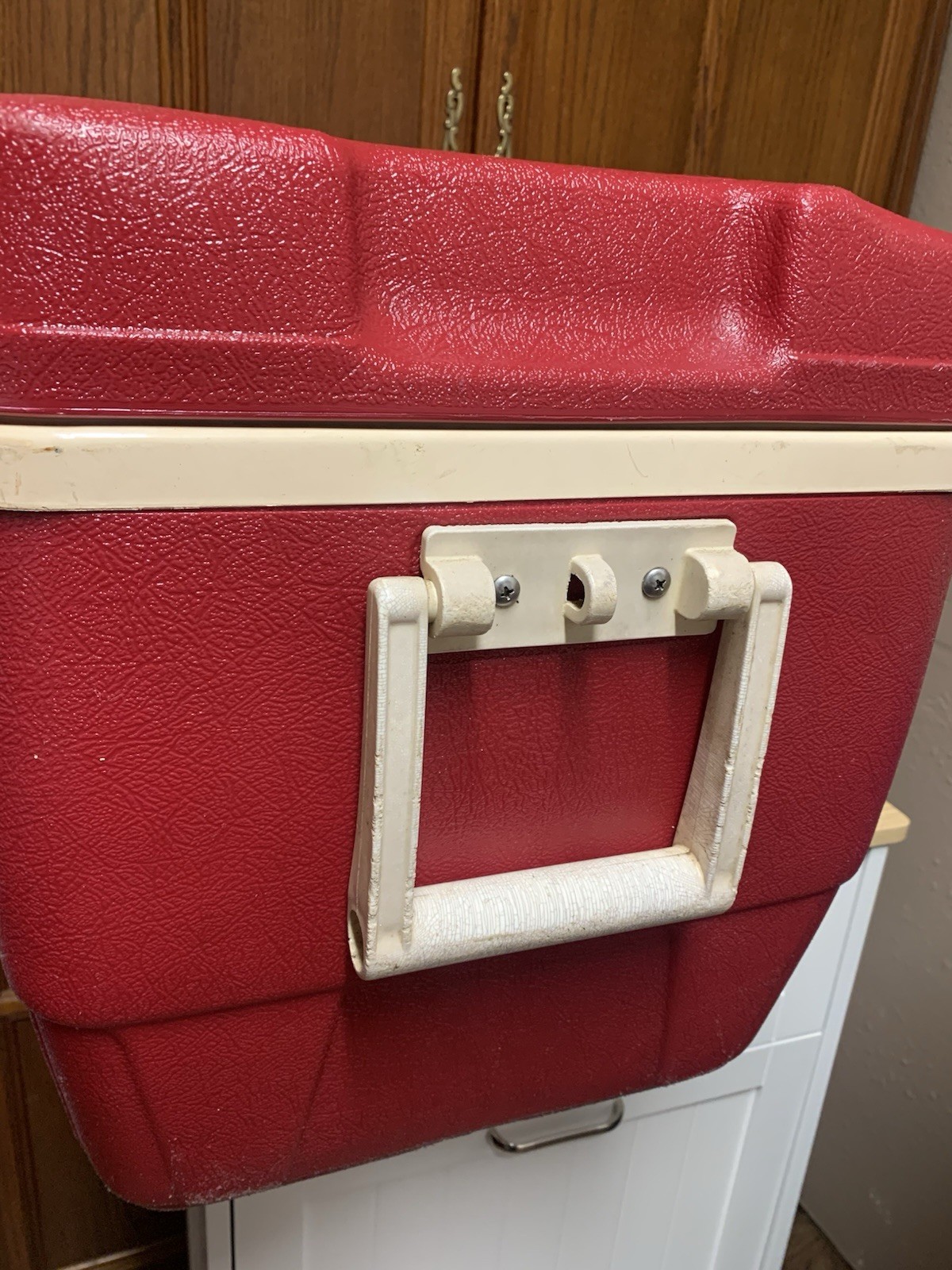1985 Igloo 48 Quart Cooler Red White Handles