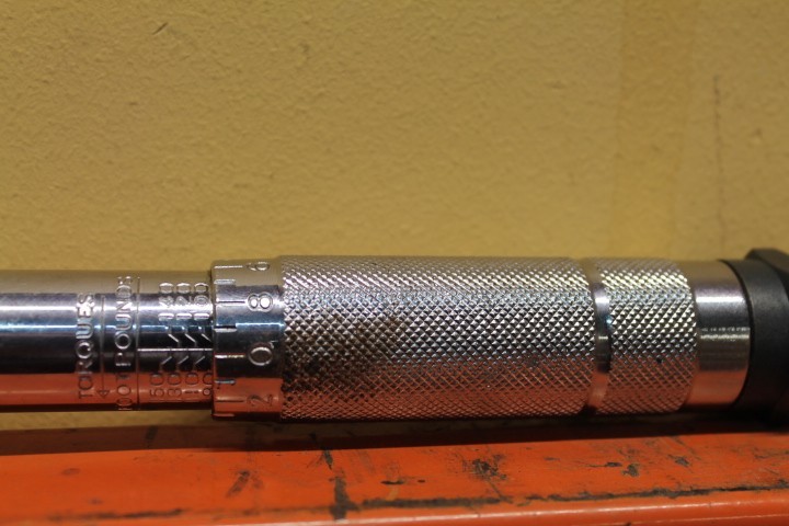 1/2 Inch Click Type Ratcheting Torque Wrench-Reversible Used