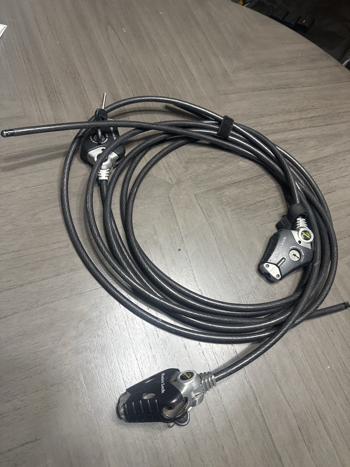 Locking Cable