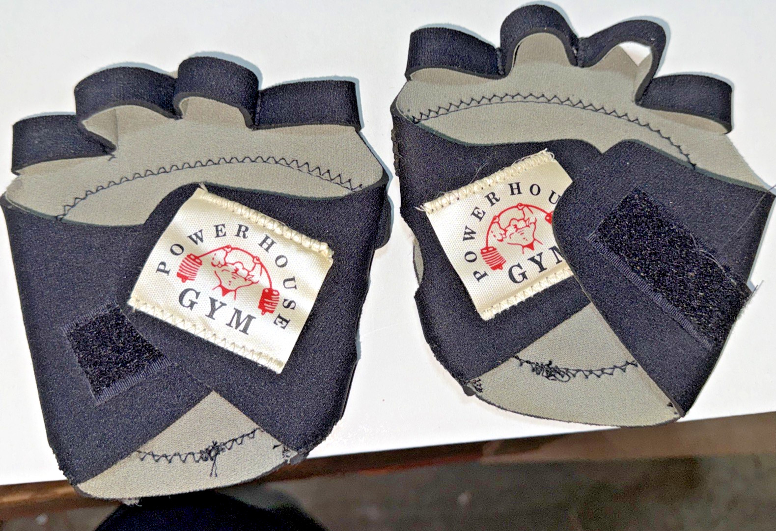 PowerHouse Gym Weight Lifting Gloves Full Palm Protection Gym Workout Use