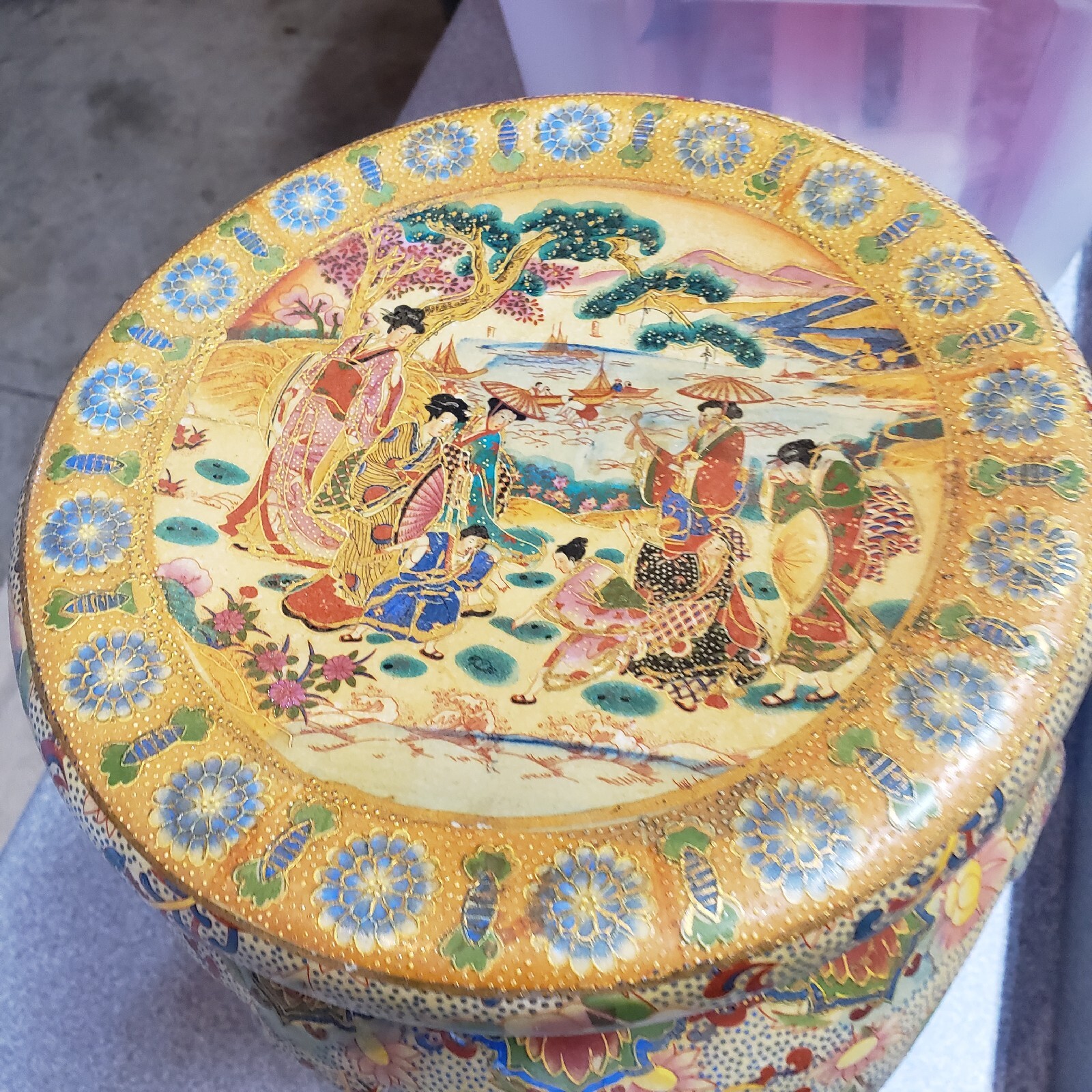 Hard to find - Vintage Regency Gilt Floral Ceramic Stool - Beautiful Piece!