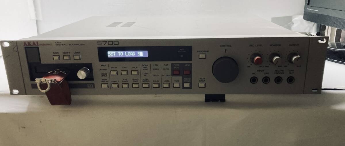 AKAI Professional S700 MIDI Digital Sampler OLED LCD FDD Emulator Mod Tested