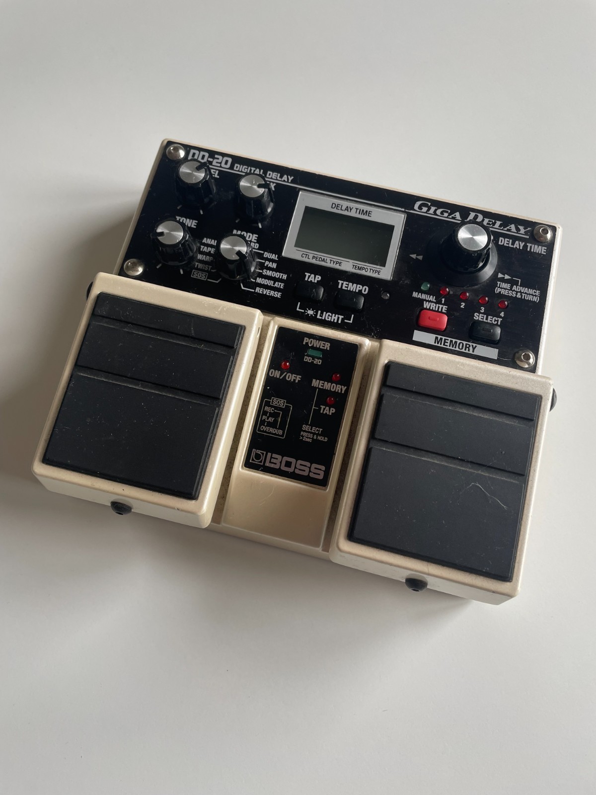 Boss DD-20 Giga Delay Digital Delay Effects Pedal – Excellent Working Condition
