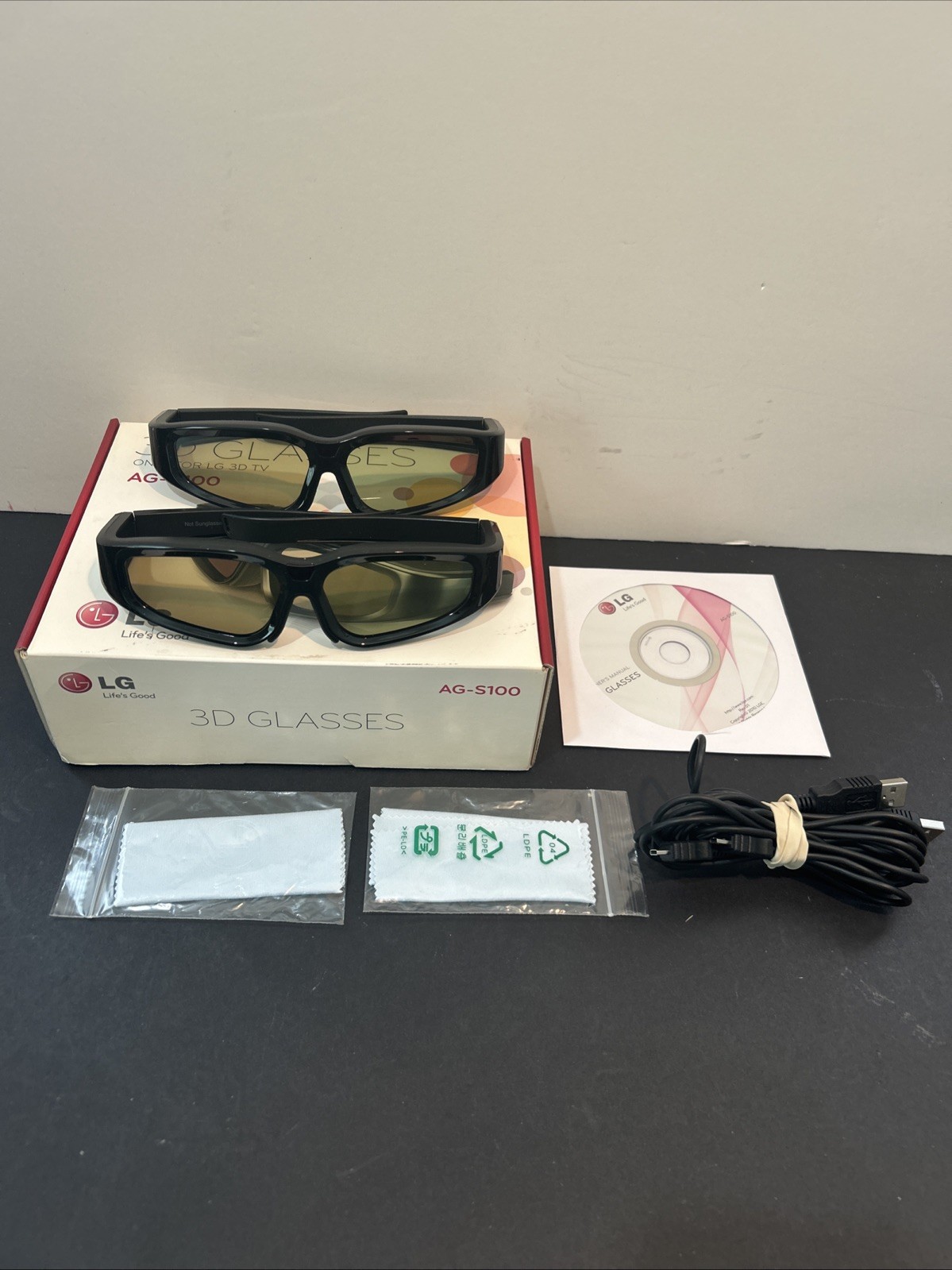2 LG AG-S100 3D Glasses Black Rechargeable USB Cable for LG Plasma 3D TV